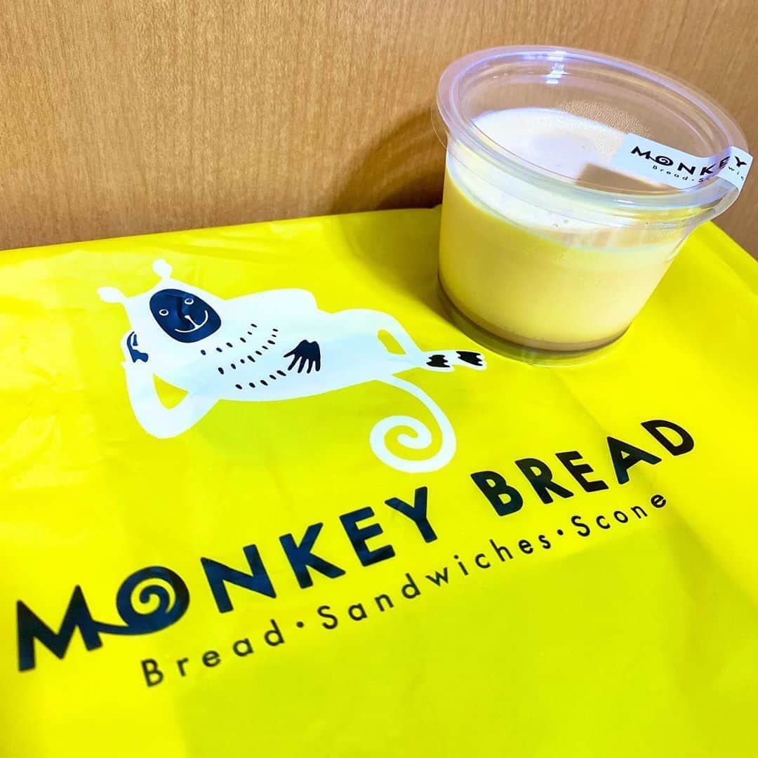 のインスタグラム：「・ 一度行ってみたいなぁと思っていた姫路飾磨にある『MONKEY BREAD』さんのプリンをいただきました 奥丹波の地養卵と生クリームたっぷりの濃厚なプリン🍮 美味しくいただきました  #monkeybread #モンキーブレッド #モンキーブレッド姫路 #姫路パン屋 #スイーツ #スイーツ部 #プリン」