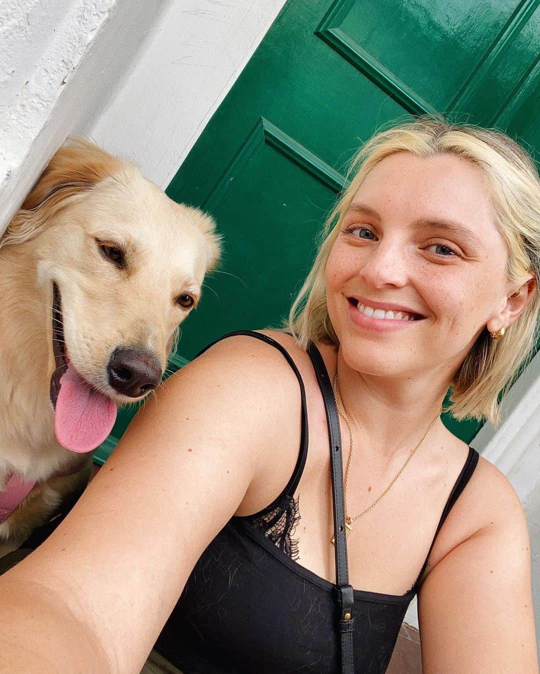 Estée Lalondeのインスタグラム：「I’m constantly covered in dog fur.」