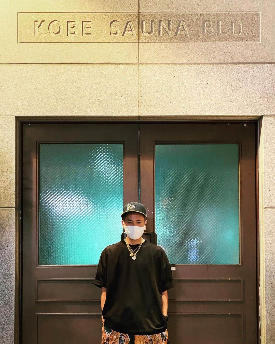 DJ HALのインスタグラム：「Kobe Sauna  憧れのビル🤔 24時間営業でここまで完璧な施設はなかなか無いと思います！回復の場所😌神戸を代表するテーマパークです♨️💯♨️💯 サウナシュラン⭐️⭐️⭐️⭐️⭐️っす🤟🏾」