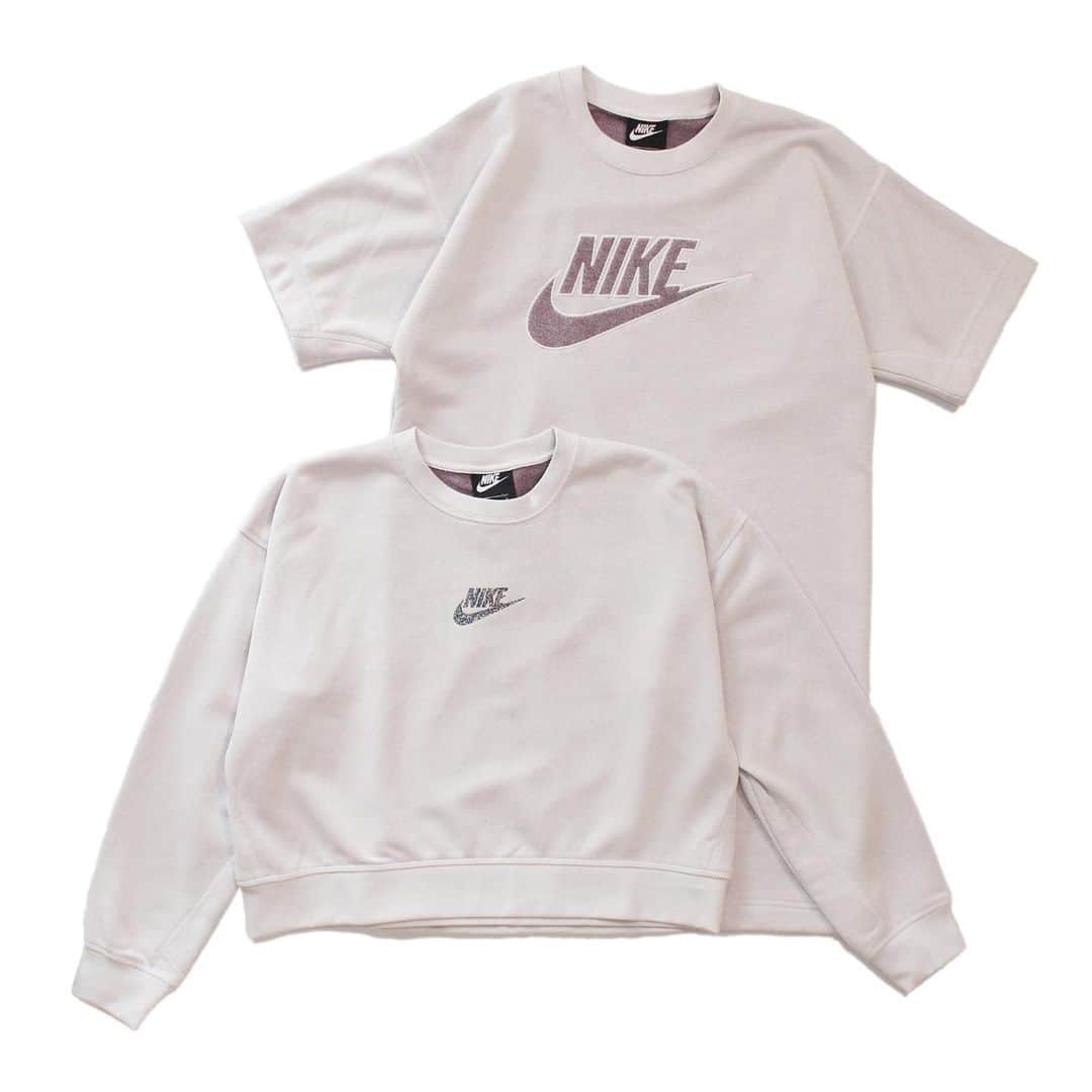 A+Sさんのインスタグラム写真 - (A+SInstagram)「2020 .7 .30(thu) in store﻿ ﻿ ■NIKE WMNS FT M2Z DRESS﻿ COLOR : PURE﻿ SIZE : S-L﻿ PRICE : ¥8,500 (+TAX)﻿ ﻿ ■NIKE WMNS FT M2Z CREW﻿ COLOR : PURE﻿ SIZE : S-L﻿ PRICE : ¥7,500 (+TAX)﻿ ﻿ " NIKE MOVE TO ZERO " は廃棄物を減らすデザインやリサイクルコットンを採用したサスティナブル なコレクション です。  ファブリックは、様々な商品の製造過程で出る、不要となった糸や生地を細かく砕き 再生させた リサイクルコットン を使用しています 。原材料のカラーをそのまま活かし、モザイク調のカラーリングも独特な雰囲気を演出。　肌触り良く柔らかい風合いに古着の様にしっかりとした襟元など、クラシカルな雰囲気。ナイキ社が独自に築き上げてきたイノベーションが詰まったハイテクウェアです﻿ ﻿ "NIKE MOVE TO ZERO" is a sustainable collection with a design that reduces waste and recycled cotton. For the fabric, we use recycled cotton that is finely crushed and recycled from unnecessary threads and fabrics that are produced in the process of manufacturing various products. Utilizing the colors of the raw materials as they are, the mosaic-like coloring creates a unique atmosphere.　Classical atmosphere such as soft and soft texture and solid neck like old clothes. High-tech wear packed with innovations that Nike has built independently.﻿ ﻿ #NIKE﻿ #NIKEMOVETOZERO﻿ #MOVETOZERO﻿ #SUSTAINABLE﻿ #SUSTAINABILITY」7月26日 18時01分 - a_and_s_official