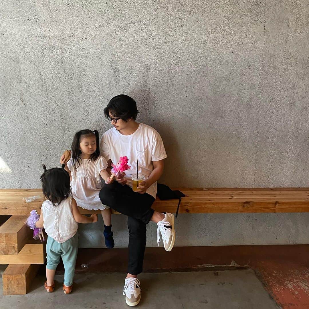 美生のインスタグラム：「#dadanddaughter﻿ #throwback﻿ ﻿ ﻿ 明日からまた頑張ろう💪🏻﻿ ﻿ ﻿ ﻿」