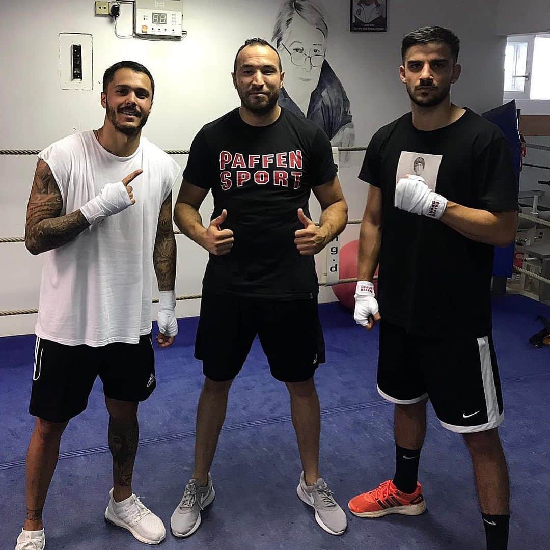 レオナルド・ビッテンコートのインスタグラム：「Plan B 😂😅🥊 #goodsession」