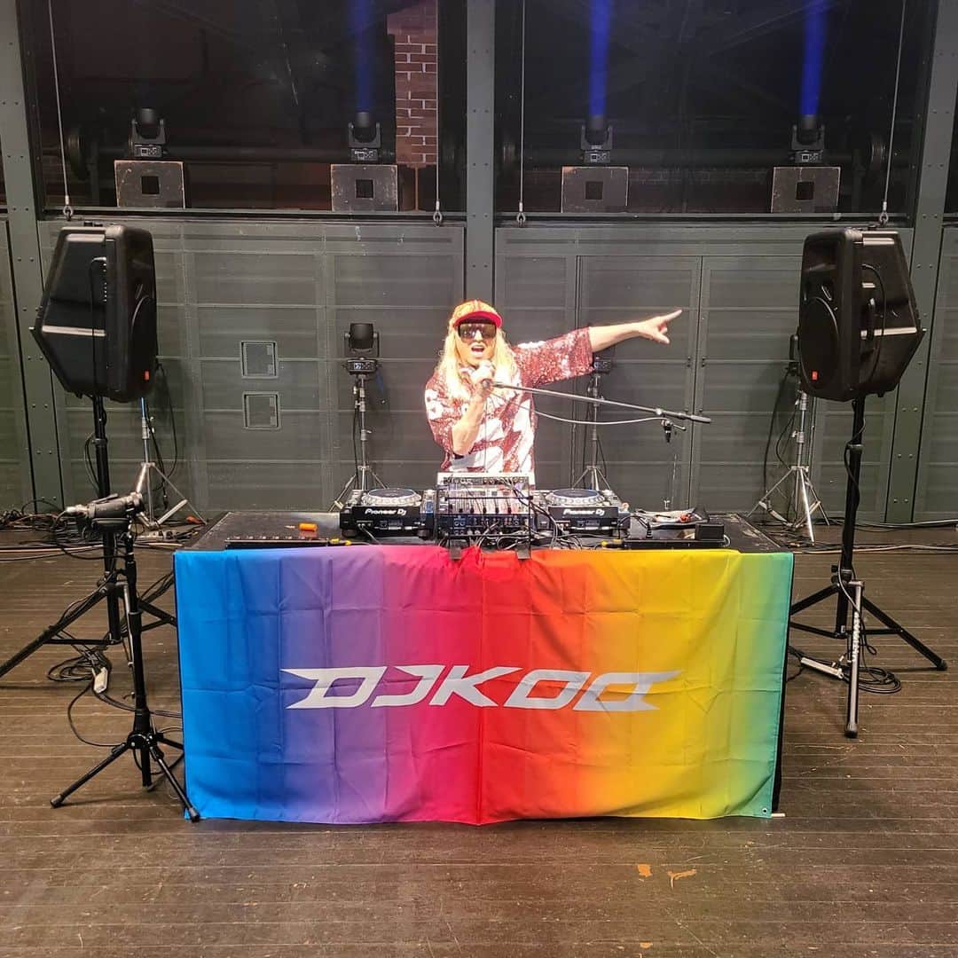 DJ KOOさんのインスタグラム写真 - (DJ KOOInstagram)「CURRY & MUSIC JAPAN 2020！！ オンラインでのDJだったけど！！ 皆さんとアツく楽しく盛り上がれました！！食と音楽で繋がる新しい形のオンラインフェス！！カレーDO DANCEてした！   #ハウス食品 #カレー #DJKOO」7月26日 18時23分 - dj_koo1019