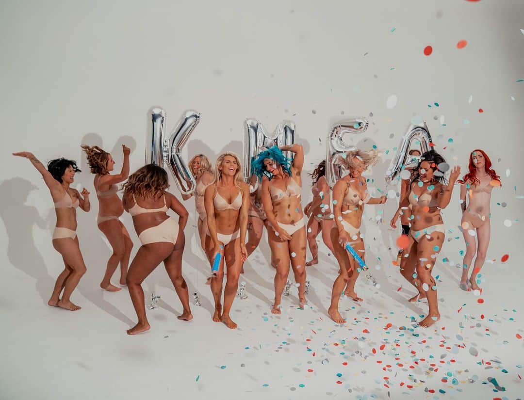 シェパードのインスタグラム：「Happy Birthday #kissmyfatass . May we continue to celebrate strong women, their incredible ability and astounding beauty in all shapes and forms ❤️ Check out our story for more BTS highlights.」