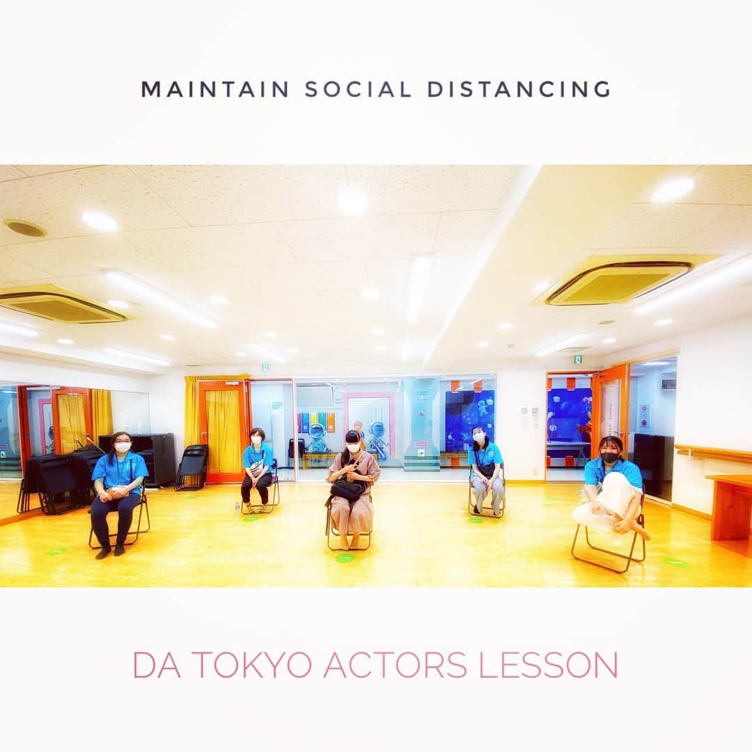 tsmshibuya_datokyoさんのインスタグラム写真 - (tsmshibuya_datokyoInstagram)「. 東京ダンス&アクターズ専門学校 Tokyo Dance & Actors School SHIBUYA . #opencampus #俳優 #Report . . 4連休の#オープンキャンパス みなさんお越しいただき ありがとうございます😊 . 俳優のレッスンでは、 たくさんのプロフェッショナルの先生に お越しいただき、 高校生の皆さんのためのレッスンを 実施していただきました✨✨ . #天才劇団バカバッカ 所属俳優 #赤間直哉 先生によるレッスンでは なんとヒップホップダンスにもチャレンジ💃🩰✨ 表現をしながら声を出しながらダンス踊る ＝俳優として必要な表現の方法 を、 伝授いただきました😊💕 . . 💁‍♀️この夏、まだまだレッスン実施します！ 💁‍♀️ソーシャルディスタンスを保って、消毒などもこまめに実施中！ . 💫Lesson pick up💫 . ▼8/9(SUN) 進路発見フェスタ👀 基礎トレーニングから、アクション体験、 入学後に映画出演プロジェクトでお世話になる助監督さんによる演技レッスンまで、一通り演技体験ができます✨ . ▼8/11(TUE)&8/12(WED)サマースクール🍉 赤間先生による2日間のワークショップ！ 初心者大歓迎✨✨ もちろん、経験者も大歓迎✨✨ 先生に2日間ガチでレッスンしてもらって、スキルアップしよう！！オススメです☺️💕 . . ご予約はホームページ(トップにリンクあります☺️)、または公式LINE(「DATOKYO」で検索！)からお申し込みください🤟 . (DMでは受け付けておりません。お手数おかけしますが、いずれかの方法で宜しくお願いいたします🥺) .  #tsmshibuya#datokyo#dancer#actor#dance#hiphop#acting#student#shibuya#tokyo#movie#entertainment#drama#stage#datokyo#dancers#actors#actorlife#dancelife#声優#専門学校#在校生#da東京#tsm渋谷#渋谷」7月26日 18時30分 - datokyo_tsmshibuya