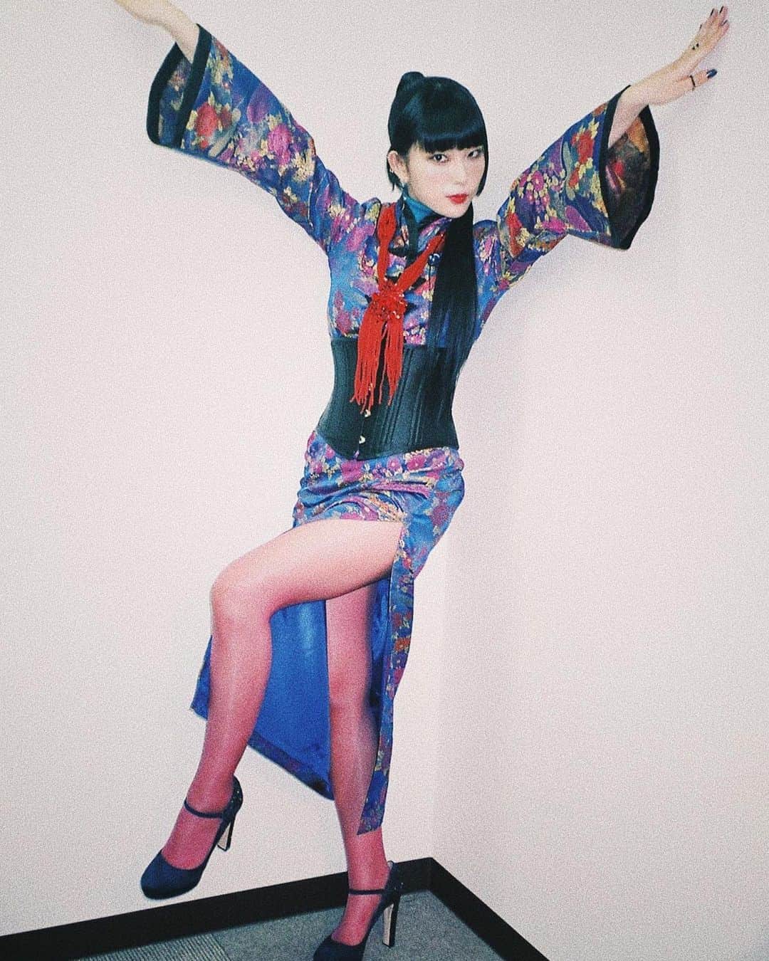 DAOKOのインスタグラム：「SONGS岡村靖幸さん特集内容がめっちゃ素敵でしたね...‼︎ 17の時に岡村さんの音楽と出会って以降、心の栄養ドリンクとして愛聴させて頂いているので助太刀できて嬉しかったです٩( 'ω' )و弾けるパッションでげんきに！👏👏👏👏」