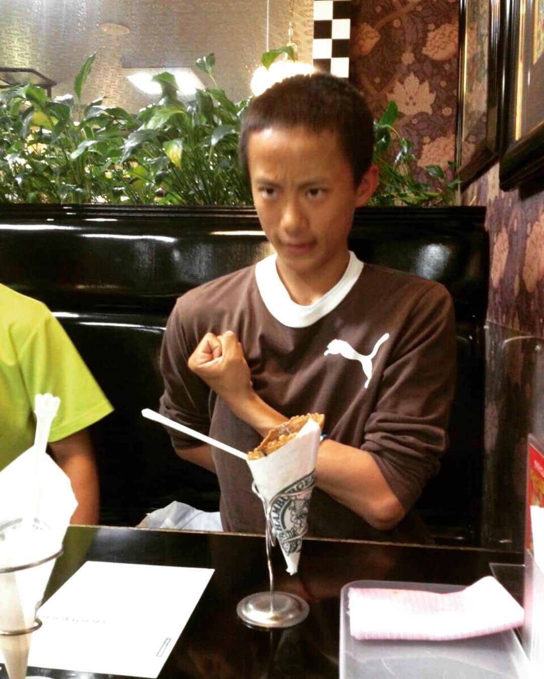 ヤマカイのインスタグラム：「When I was 17 . . #wow #fantastic #baby #bunshakalaka #17 #teenager #japanese #art #17歳　#アート　#芸術　#坊主　#コニースプリンガー #心臓を捧げよ #厨二病 #テニス部 #進撃の巨人 #attackontitan #anime」