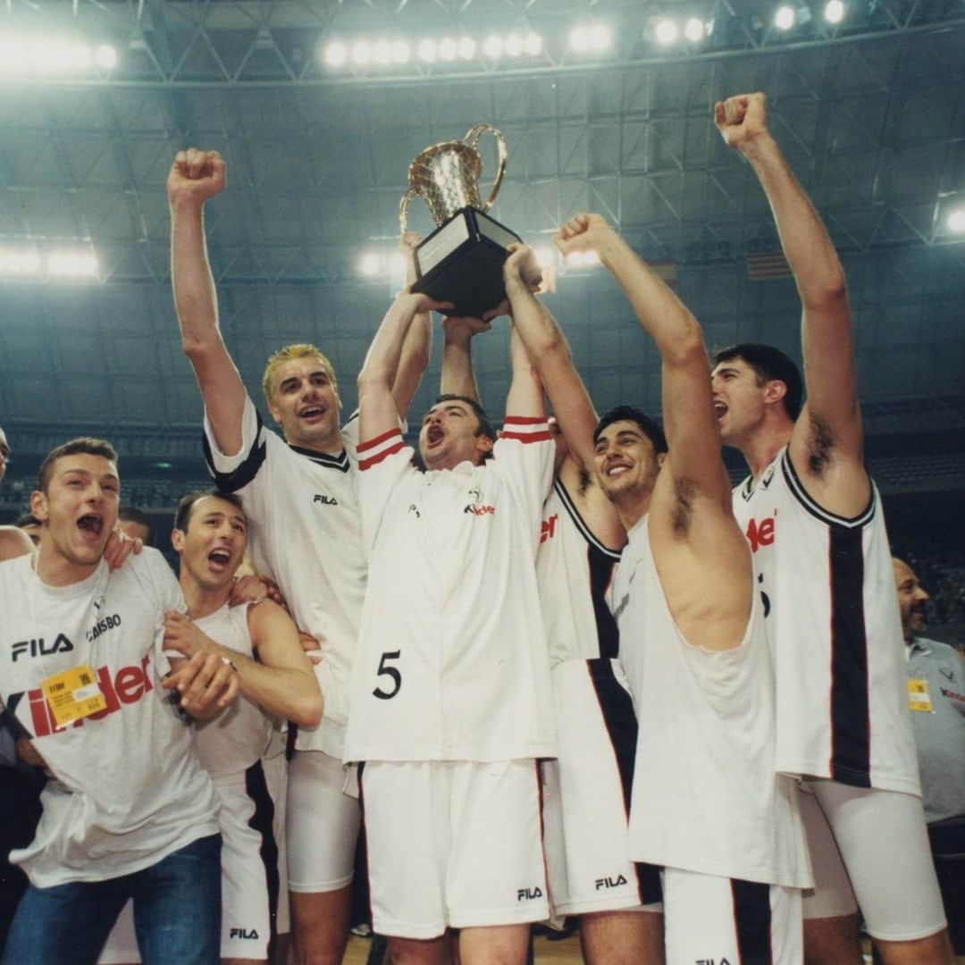 FIBAさんのインスタグラム写真 - (FIBAInstagram)「⭐️ Danilovic and Rigaudeau bring home the FIBA European League 🏆 in 1998!  🏟 Kinder 🇮🇹 vs AEK 🇬🇷 - now available on Facebook.com/FIBA and YouTube.com/FIBA」7月26日 18時39分 - fiba