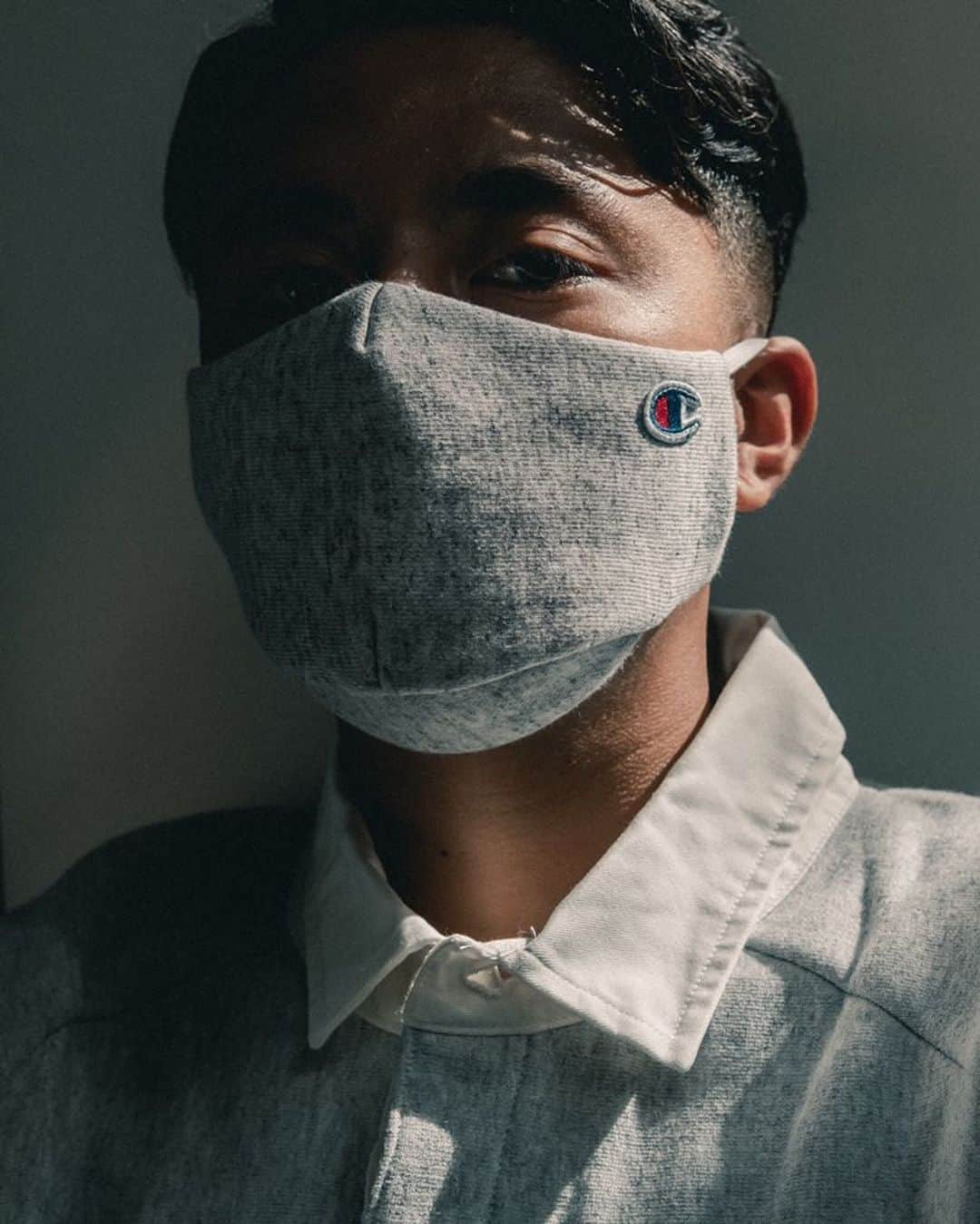 Champion EUさんのインスタグラム写真 - (Champion EUInstagram)「Champion x @clothsurgeon face-coverings available from @champion_soho and @championamsterdam made from recycled reverse weave hoodies.」7月26日 18時43分 - championeurope