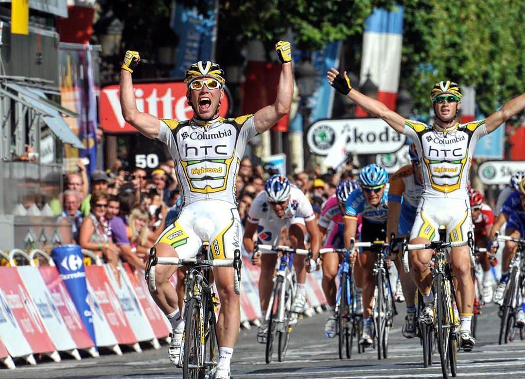 マーク・カヴェンディッシュのインスタグラム：「OTD in 2009 (😳 How time flies!), we finished off a 6 stage win @letourdefrance with a 1st & 2nd on the Avenue des Champs-Élysées. 😎 . #OTD #onthisday #cycling #cyclist #cyclists #race #racing #sprint #tour #tourdefrance #paris #parisfrance」