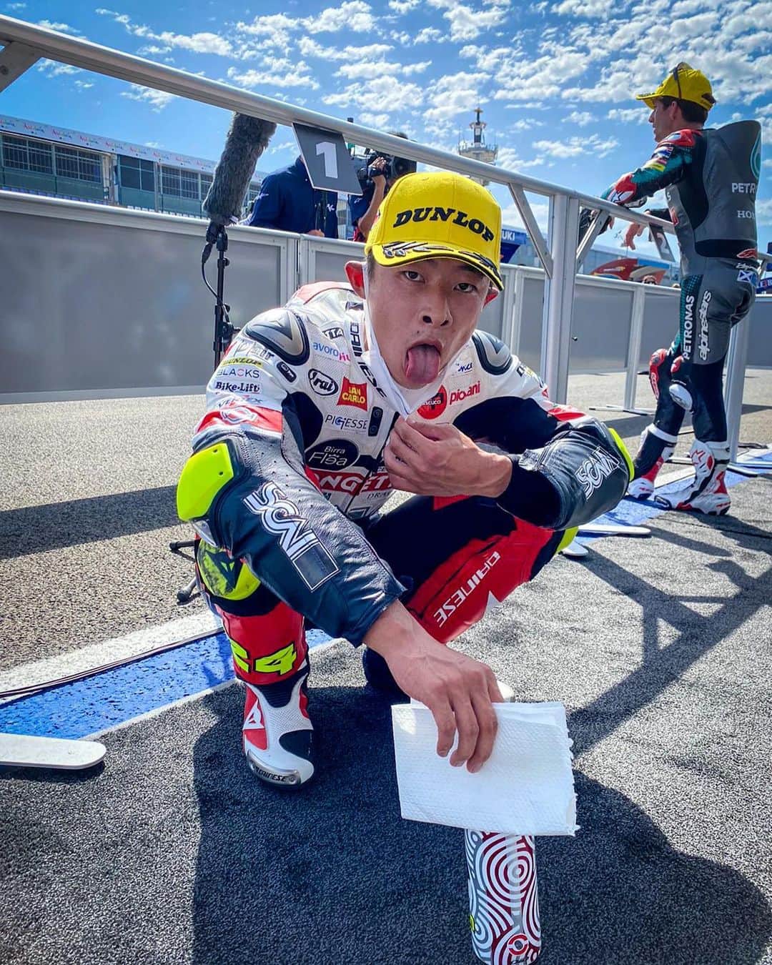 MotoGPさんのインスタグラム写真 - (MotoGPInstagram)「Hard work pays off! 🥵🥵 Second career win for @tatsuki_suzuki_24! 🏆 #AndaluciaGP #Moto3 #SwipeLeft #MotoGP」7月26日 19時07分 - motogp