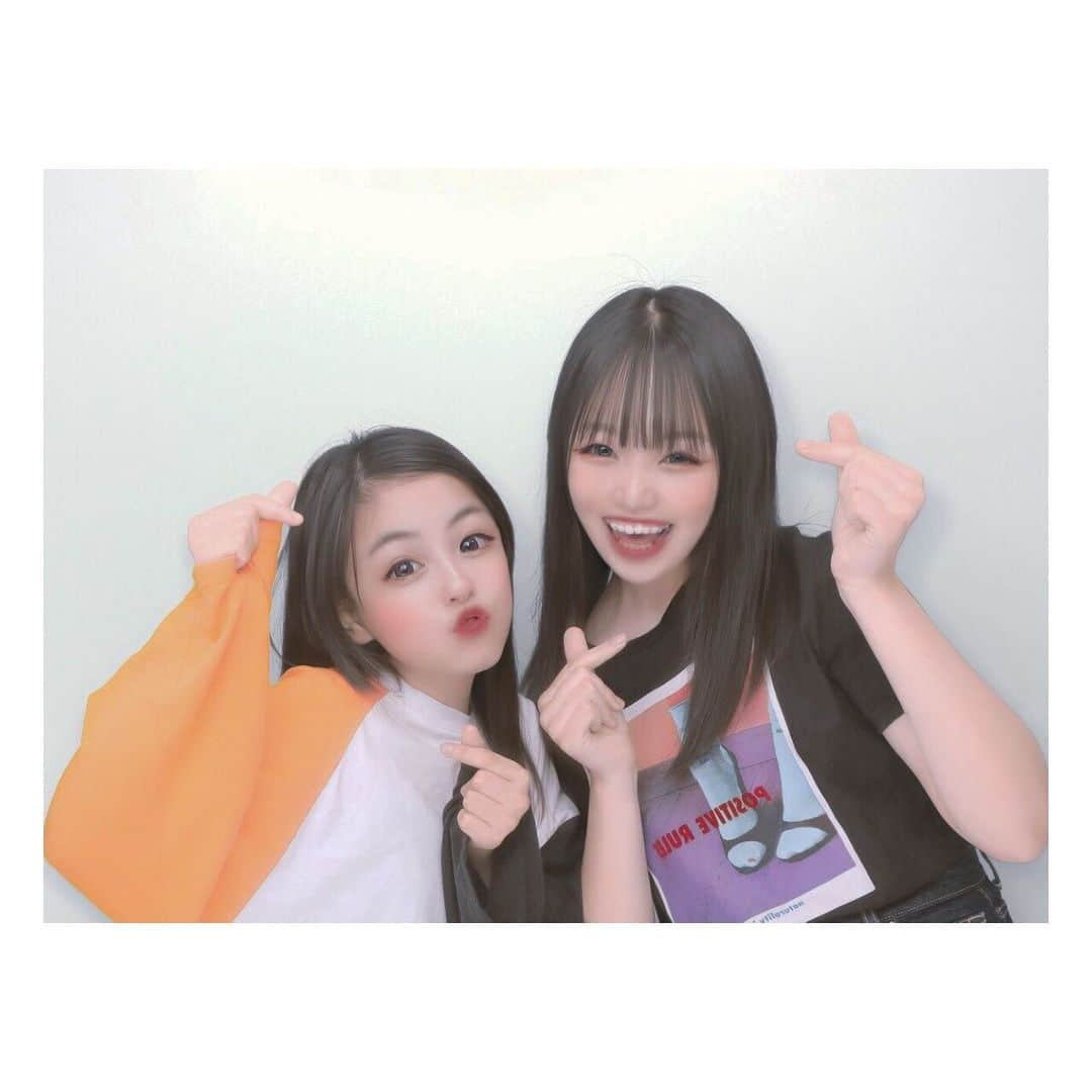 ゆずこあのインスタグラム：「・ きゅんですポーズとぴえんポーズした🥺😂🤍 ゆずこあにして欲しいネタプリとかあったら コメントに書いてね🥳 ・ ・ #プリクラ #プリント倶楽部 #ぷりくら倶楽部  #ゆずこあ #いとこ」