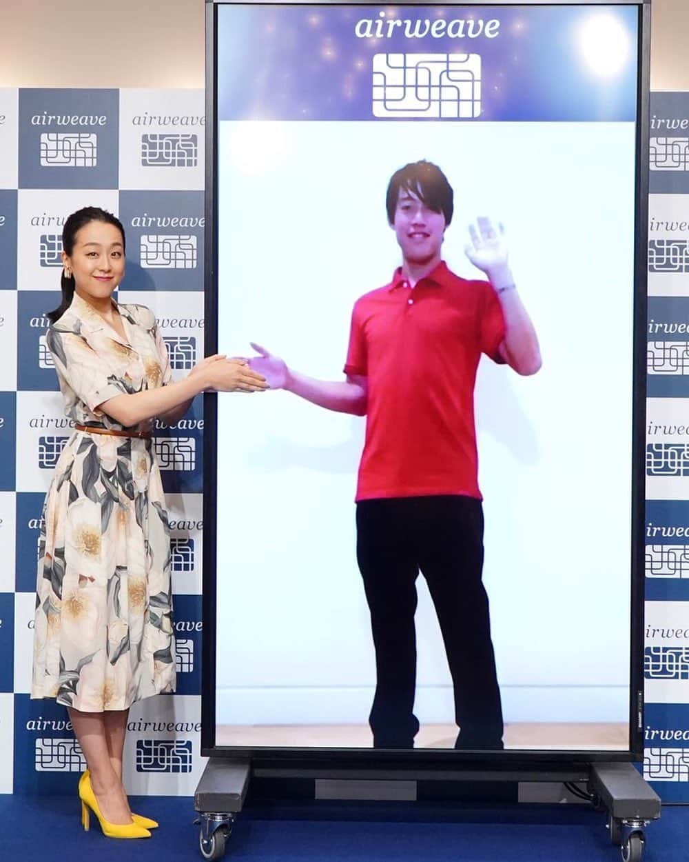 のインスタグラム：「こちらは1番最新の写真！  2020/06/18に行われた商品発表会  錦織選手はフロリダからリモート出演で、浅田さんとは公の場で初共演でした😳  #錦織圭 #teamairweave #エアウィーヴの宝物」