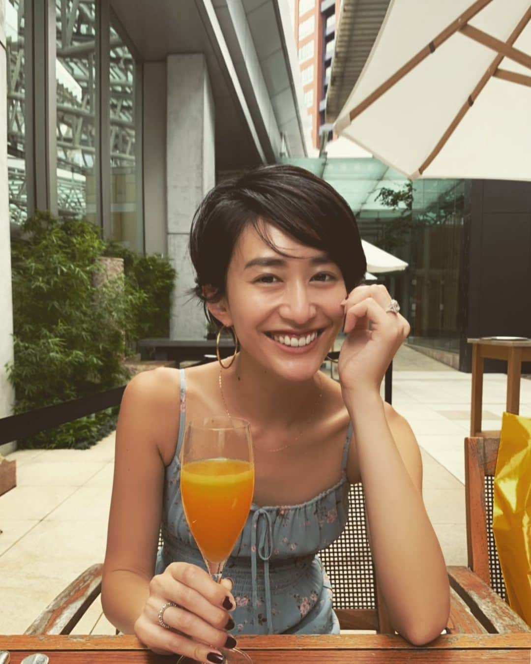 神山まりあさんのインスタグラム写真 - (神山まりあInstagram)「久々お外でFamily lunch😊 あとはずっと家🤪🤪🤪  #summer #lunch #family #お家週末 #お外の空気吸うのも大事ね」7月26日 19時48分 - mariakamiyama