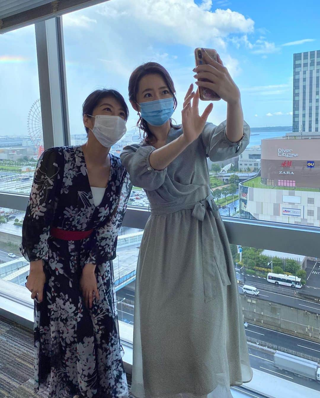 内田嶺衣奈さんのインスタグラム写真 - (内田嶺衣奈Instagram)「今日の夕方、お台場では虹が見えました🌈✨  大きくてくっきりと鮮やかで、 こんなに綺麗な虹を見たのはいつぶりだろう…と思うような虹でした🥰 生野さんと大興奮！  *  ただ、明日も雷雨のところがありそうです⚡️ 急な天候の変化にお気をつけください！  #虹 #LiveNewsit! #今週もありがとうございました＊」7月26日 20時00分 - reina.uchida