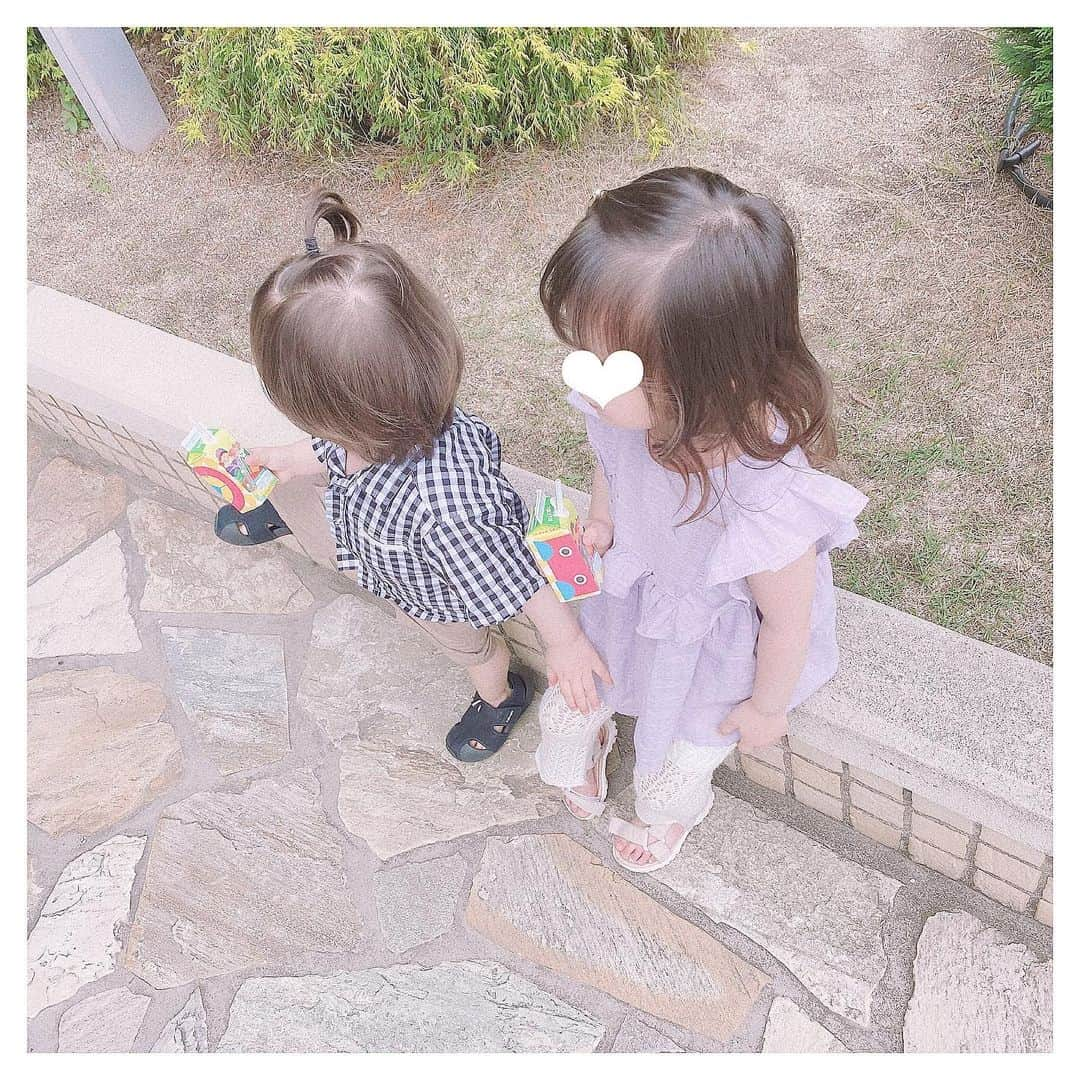 MISAさんのインスタグラム写真 - (MISAInstagram)「ㅤㅤㅤㅤㅤㅤㅤㅤㅤㅤㅤㅤㅤ いつかの子どもたちのコーデ☺️🌸 ㅤㅤㅤㅤㅤㅤㅤㅤㅤㅤㅤㅤㅤ どっちも全身 @petitmain_official  です💛 ㅤㅤㅤㅤㅤㅤㅤㅤㅤㅤㅤㅤㅤ このパックのジュースサイズも量もちょうど良くて いつもいっぱいストック買う☺️🌸 ㅤㅤㅤㅤㅤㅤㅤㅤㅤㅤㅤㅤㅤ ちなみにうちの子はスポロンが一番好き😍 ㅤㅤㅤㅤㅤㅤㅤㅤㅤㅤㅤㅤㅤ」7月26日 20時11分 - chatae._