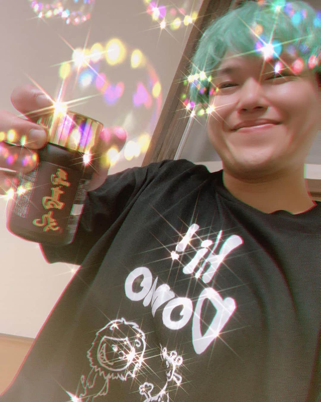 相馬トランジスタのインスタグラム：「はいどーも。精力剤でーす🐴  #毎日笑顔日記 #トミー誕生日おめでとう #ついでにふぉいもおめでとう #この精力剤１つ32000円」