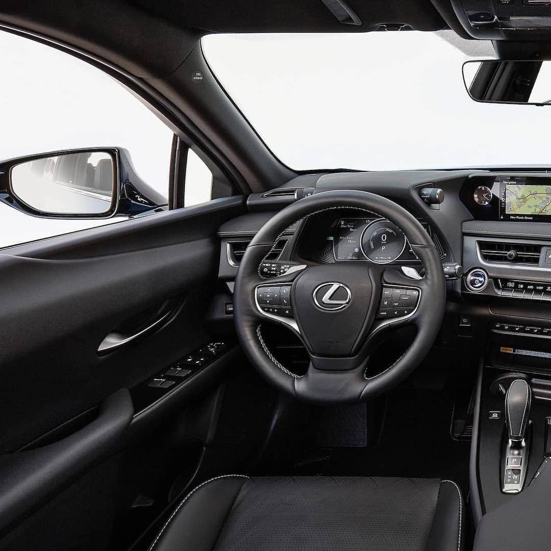 Lexus UKさんのインスタグラム写真 - (Lexus UKInstagram)「Take a look inside the #LexusUX 300e, the first all-electric Lexus.  #Design #CarDesign #Automotive #Lexus #CarsofInstagram #Luxury #LuxuryTravel #ElectricCar」7月26日 20時31分 - lexusuk