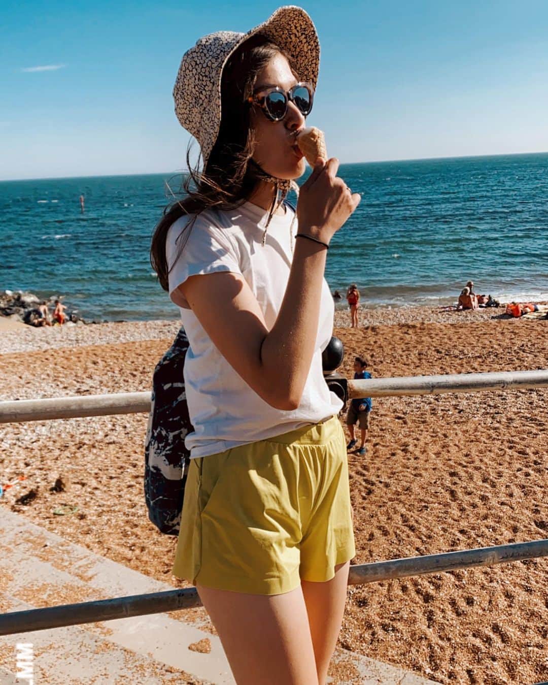 香華（KOuKA）のインスタグラム：「Snippets of our week on the #isleofwight #staycation イギリスは本当に綺麗☀️🇬🇧」