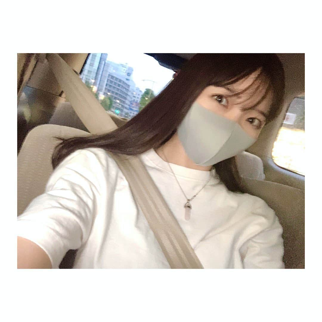 平岡映美さんのインスタグラム写真 - (平岡映美Instagram)「車移動中に🌸 ※運転はしてません。 ・ ・ ・ #平岡映美　 #マスクショット  #感謝」7月26日 21時00分 - eimi_hiraoka_official