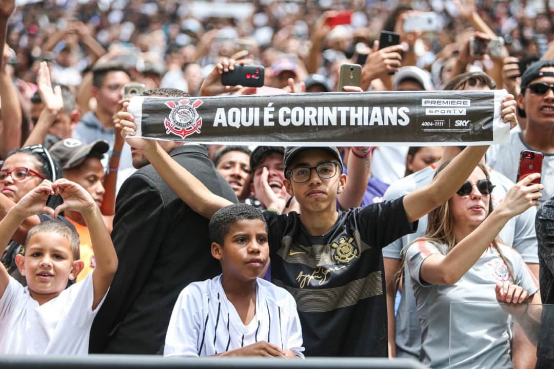 コリンチャンスさんのインスタグラム写真 - (コリンチャンスInstagram)「Bora matar a saudade de um domingo com Timão, Fiel! Hoje tem Corinthians!!! ⚫⚪⠀ ⠀ ⚽ Oeste x Corinthians⠀ 🏆 @paulistao⠀⠀ ⏰ 16h00⠀⠀ 🏟 Arena Barueri⠀ 📺 @canalpremiere ⠀ ⠀ 📷 Bruno Teixeira⠀ ⠀ #OESxSCCP #VaiCorinthians #BMG #Nike #Joli #EstrellaGalicia #Matrix #Midea #Poty #Serasa #Orthopride #CartãodeTodosCorinthians #AleCombustíveis #DoTerra #Hapvida」7月26日 21時00分 - corinthians