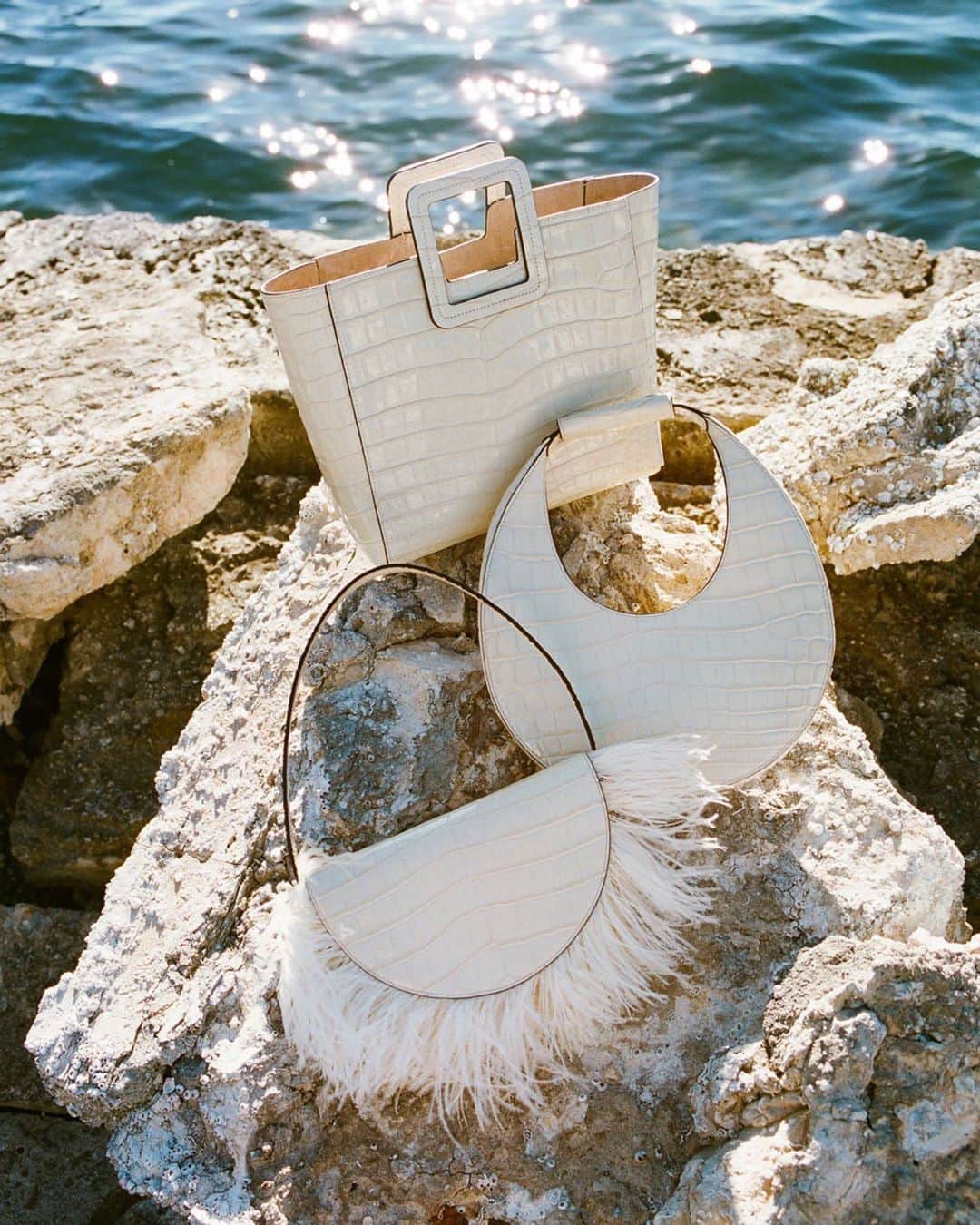 ShopBAZAARさんのインスタグラム写真 - (ShopBAZAARInstagram)「This summer, our ultimate must-have is a unique white handbag. It goes with every outfit and is a classic piece. Tap the link in bio to shop our favorite summer bags of the season.」7月26日 21時16分 - shopbazaar