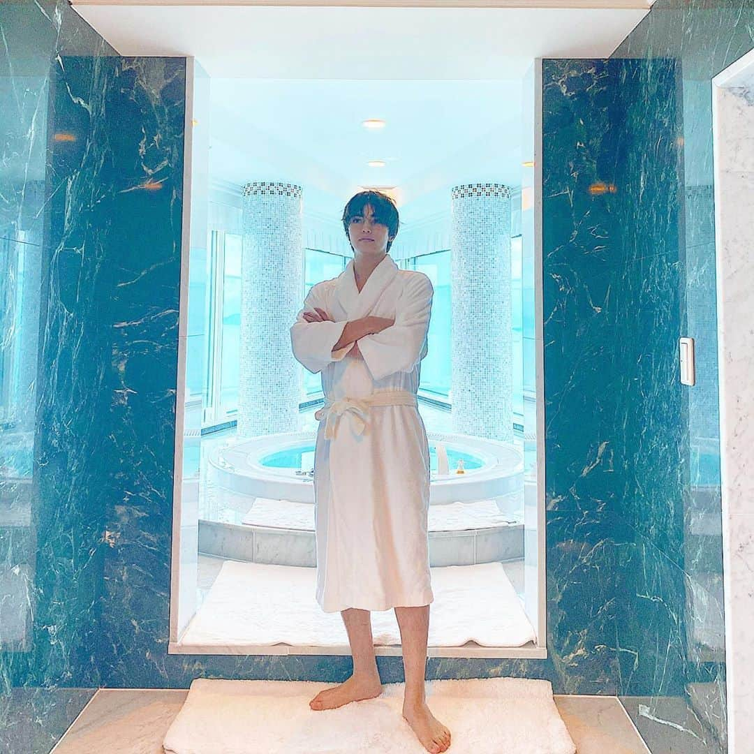 バンダリ亜砂也さんのインスタグラム写真 - (バンダリ亜砂也Instagram)「・ ・ ・ うーん、早く旅行行きたいねー😐🔥 ・ コロナ収まって、みんなどこにでも行けるならどこに行きたい？ ・ ・ #旅行#travel  #travelphotography  #travelgram」7月26日 21時10分 - asaya.0223