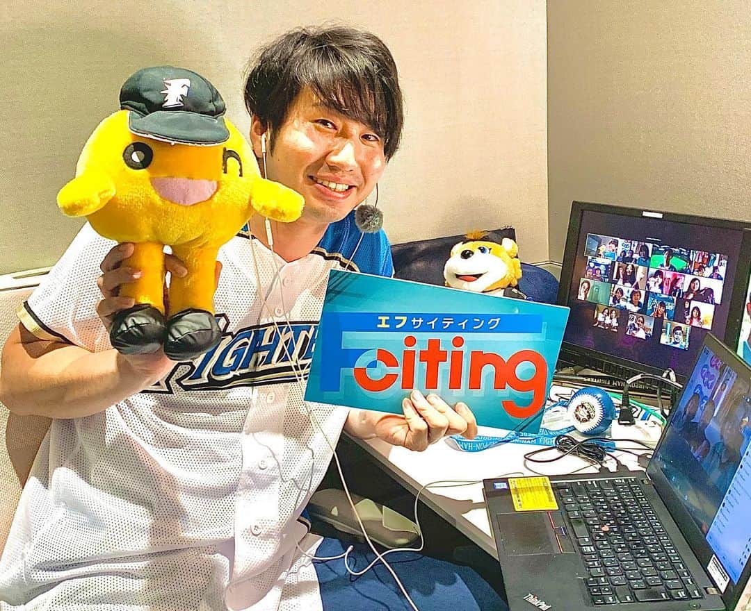 福田太郎のインスタグラム：「zoom応援団🐨結成💻 ファイターズ中継で新しい試み！ 北海道はもちろん、日本各地、さらには オーストラリアからエールを送りました📣 ⠀ ワイワイ楽しく大盛り上がり！ テレビの前では、大声、出し放題です✌️ ⠀ そしてスペシャルゲスト、中村勝投手が登場⚾️ 海外での選手生活への決意も語ってくれました🇦🇺 ⠀ みなさんにも参加してもらえる新しい仕組みを 構築していきたいところです🏟 ⠀ #ファイターズ #zoom 応援団 #オンライン #FFFFF アリゾナキャンプツアー参加者の皆さんも！ #中村勝 投手 #オーストラリア #ABL #ブリスベン  #応援団長 #福田太郎 #アナウンサー #Fサイティング #lovefighters #100BASEBALL #羽撃く」