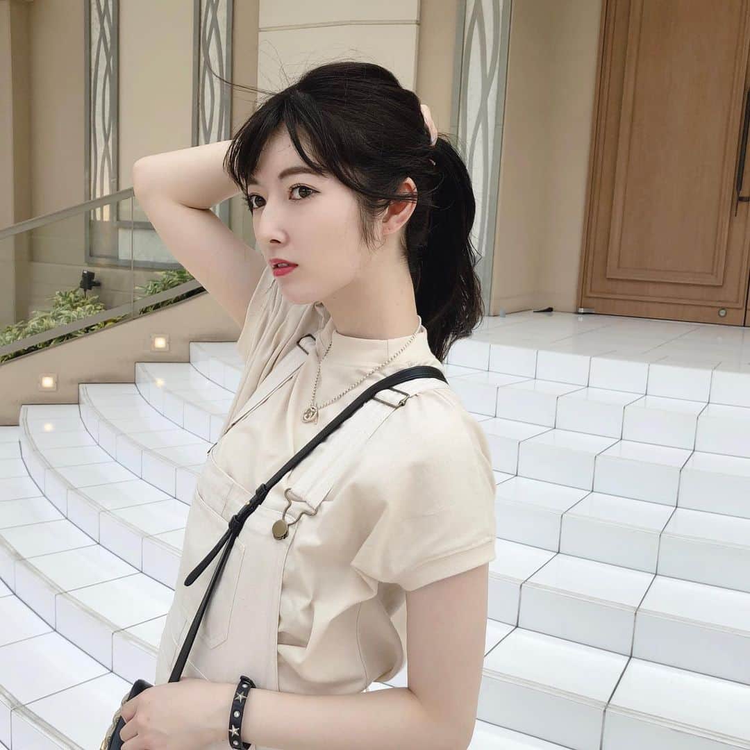 日下部美愛のインスタグラム：「ポニーテール〜揺らしながら〜ってね  #ポニーテール #white #photo #japan #model #me #hair #fashion #makeup #selfie #followme #instagood #camera #instadaily #dailylook #自撮り #한국 #맞팔 #사진 #데일리 #데일리룩 #인스타사진 #인스타그램 #일본인 #패션」