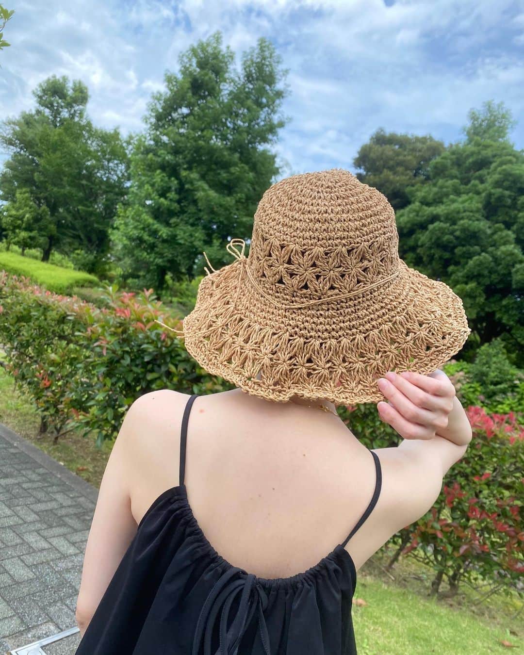 青木美緒さんのインスタグラム写真 - (青木美緒Instagram)「👒👒👒 甘すぎず、女の子っぽくなりすぎず、探してたから早速☺️🦦 シミが怖くて、日焼け防止に帽子をかぶる毎日🦦」7月26日 21時27分 - m_ooo