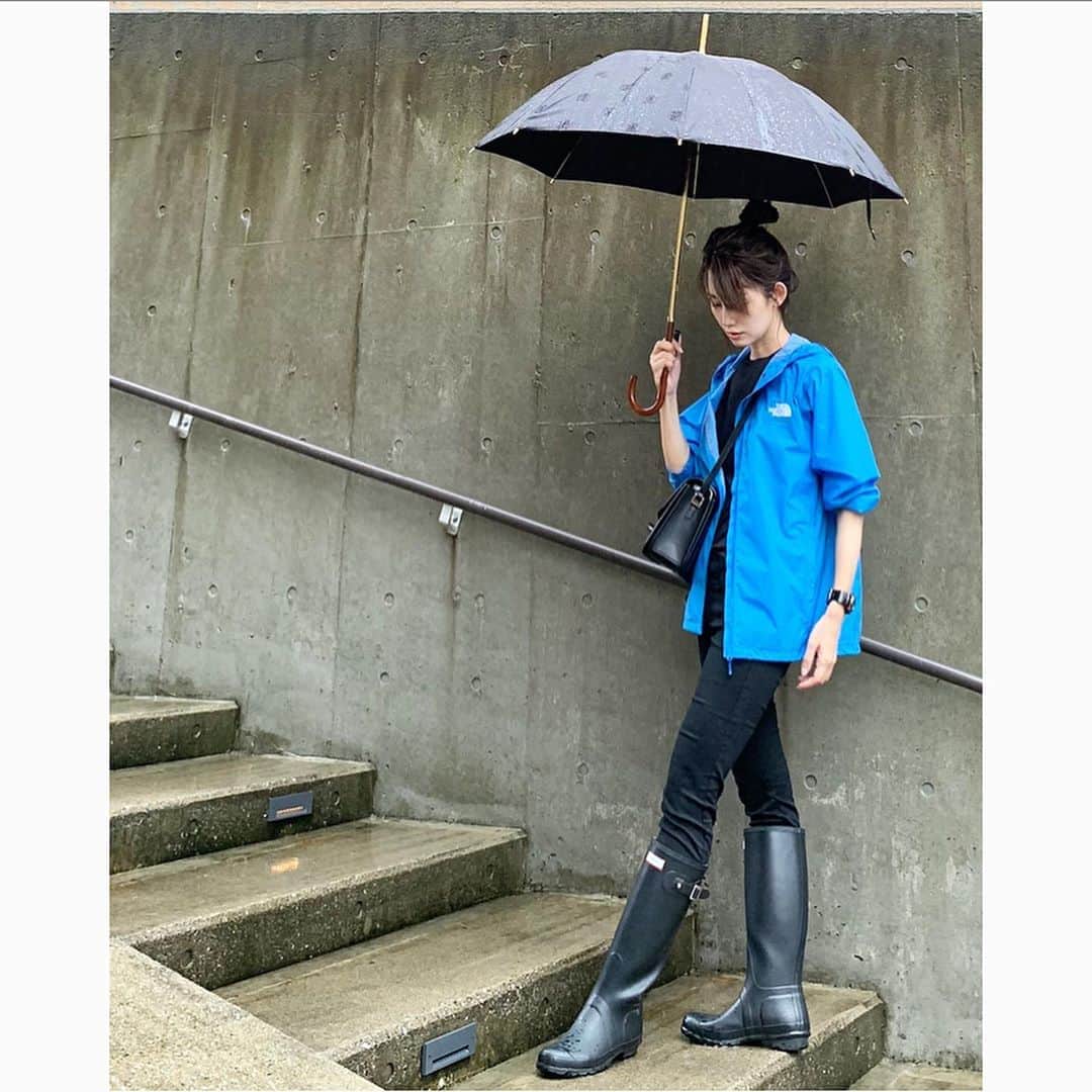 武藤京子さんのインスタグラム写真 - (武藤京子Instagram)「* * 先日のお洋服 * あまりにも 雨が続くので☔️ * 雨風が強くても ストレス無しの服装で😂 * #thenorthface  #uniqlo #hunterboots #アメブロ更新しました」7月26日 21時31分 - kyokomuto0628