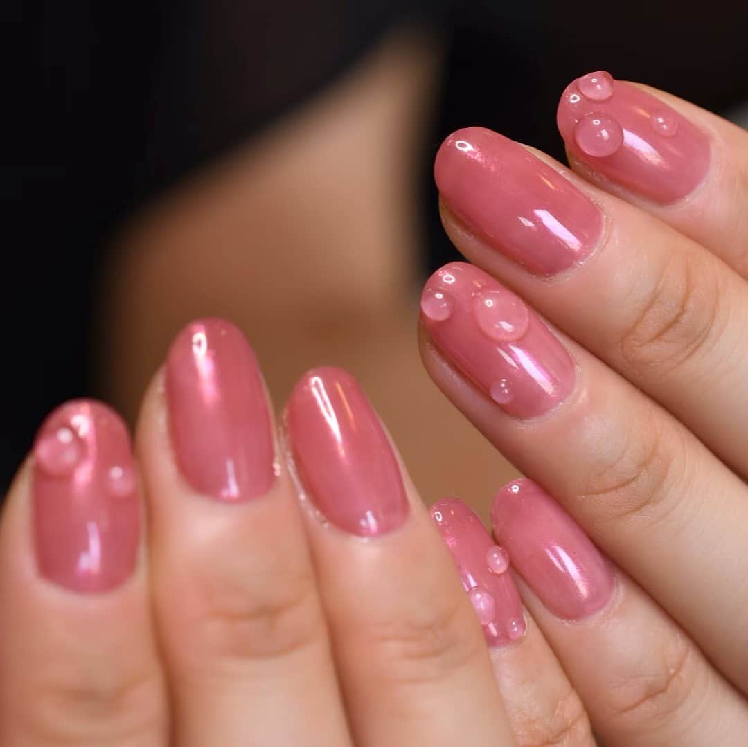 のインスタグラム：「Salon data▼ ＝＝＝＝＝＝＝＝＝＝＝＝＝＝＝＝＝＝＝＝ . CADENAS -nail eyelash salon- ●Nail artist  @yuka.maeda  @yuki_cadenas ●eyelash　@cadenaseyelash  ゲストに愛と感動を…♡ . 【 LINE ＠cadenas 】 ご予約/お問い合わせはLINEよりお気軽に🤲 ▶︎▶︎#cadenasnail デザインアップしてます♡  price…★⭐︎Instagram特別キャンペーン中⭐︎★ . 「インスタ見たよ👀」と LINEからご予約で特別プライス7500円！！ . ※ご新規様限定 ※キャラクターや特殊なエレメント等のみ 別途料金いただく場合ございます🙇🏻‍♀️ . . price…初回8000円（オフ込み） access…大阪市北区堂山町16-1  中崎町駅  徒歩2分/梅田駅  徒歩6分 . tel… 06-4792-8617 ＝＝＝＝＝＝＝＝＝＝＝＝＝＝＝＝＝＝＝＝ . . . .  #中崎町ネイルサロン #梅田ネイルサロン #大阪ネイルサロン #関西ネイルサロン #インスタネイル #instanails #instanail #トレンドネイル #ネイルサンプル #クリアネイルデザイン  #ネイルブック #フレンチネイル #ネイルチェンジ #今月のネイル #にゅーねいる #夏ネイル #シェルネイル  #ネイル大好き #シンプルネイル #ネイル部 #女子力向上委員会 #女子力 #女子力ネイル #アートネイル #水滴ネイル #ニューネイル  #ナノソル #ナノソルcc  #ナノソル販売してます」