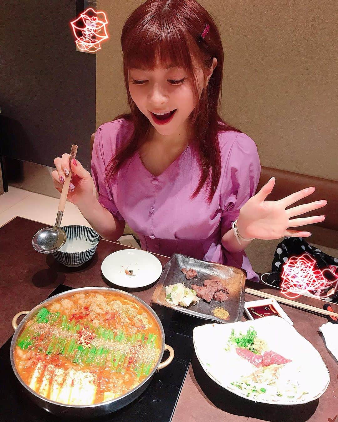 DJ MIYAさんのインスタグラム写真 - (DJ MIYAInstagram)「やっほーぉ❤️こんばんはーぁぁぁ❤️今日は、横浜駅からすぐの、『鍋場　極』さんで、もつ鍋dinnerしてきちゃったーあ♪(o^^o)  @nabeba.kiwami   カシスオレンジもさっぱりと爽やかぁ♪  本格的な、博多もつ鍋♪♪❤️ 『極の幸　旨辛もつ鍋』（写真は2人前です♪）  コチジャンベースの甘辛系スープで、 はっふーん❤️ぷるぷるっとしたもつの食感と、キムチもキャベツもぴったりでめっちゃめっちゃ美味しーい(o^^o)  ◉厚切り牛たん焼き  コリッコリなのに、旨みたーっぷりの牛たんグリル、これも盛り付けもとても綺麗♪  ◉赤身馬刺し 熊本産の、なめらかーな馬刺し❤️❤️ほんとfleshで食べやすい♪🌈   美味しかったーぁぁ❤️  ラグジュアリーなprivate空間で、女子会や接待などにも幅広い用途で利用したいお店ですね(^ ^)  ごちそうさまでーした❤️🎉💓  Casting by Woomy ウーミーPR  #博多もつ鍋 #横浜ディナー #横浜居酒屋 #もつ鍋 #女子会コーデ #美容にいい #pr #横浜グルメ #グルメ女子 #グルメ好き #グルメ #今日のコーデ #グルメインフルエンサー #今日のメイク #旅ブロガー #旅インスタグラマー #食リポ #今日のファッション #美味しかった　 #グルメ大好き #フィットネス女子  #インスタグラマー #インフルエンサー #モデル #スタイルキープ #グルメブロガー #ファッション好き #横浜駅」7月26日 21時56分 - dj_miya