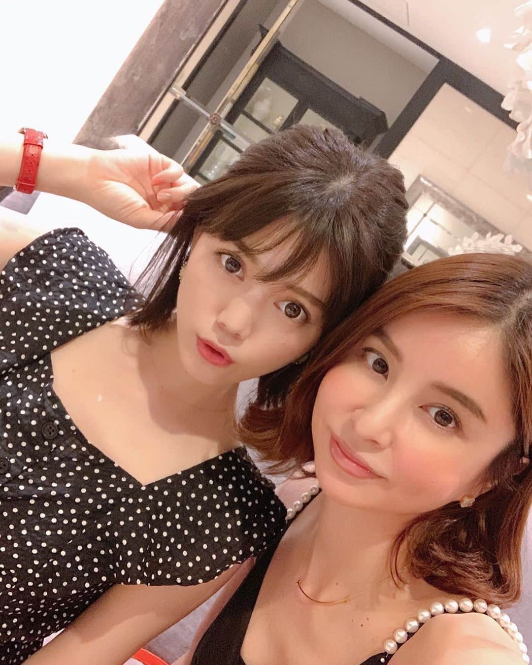 上坂由莉のインスタグラム：「﻿ ﻿ あっという間の4連休でしたね🥺🌟﻿ 私は全く連休なんて関係ないのですが😂﻿ ﻿ ﻿ 明日からまた1週間楽しんで頑張りましょ❣️﻿ 私は明日がオフだーーーー🥰﻿ ﻿ ﻿ #summer #holiday #friends﻿」