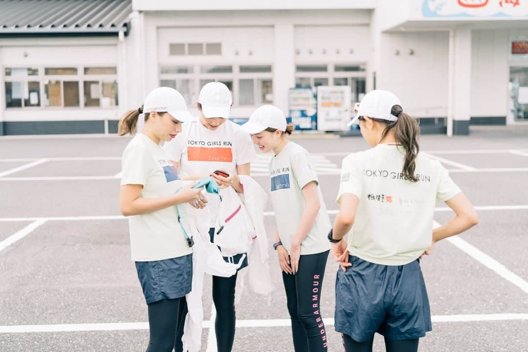 TOKYO GIRLS RUNのインスタグラム：「TGC公式メディア「girlswalker」では TGRの活動内容をまとめています！ プロフィールURLから是非、チェックしてみてください🌺 #beachme #相模屋 #slendaginza #slenda #アンダーアーマー #tgr #tgc #東京ガールズコレクション #tokyogirlscollection #tokyogirlsrun #marathon #マラソン #sports #healthy #running  #ランニング  #training #rungirl  #健康」