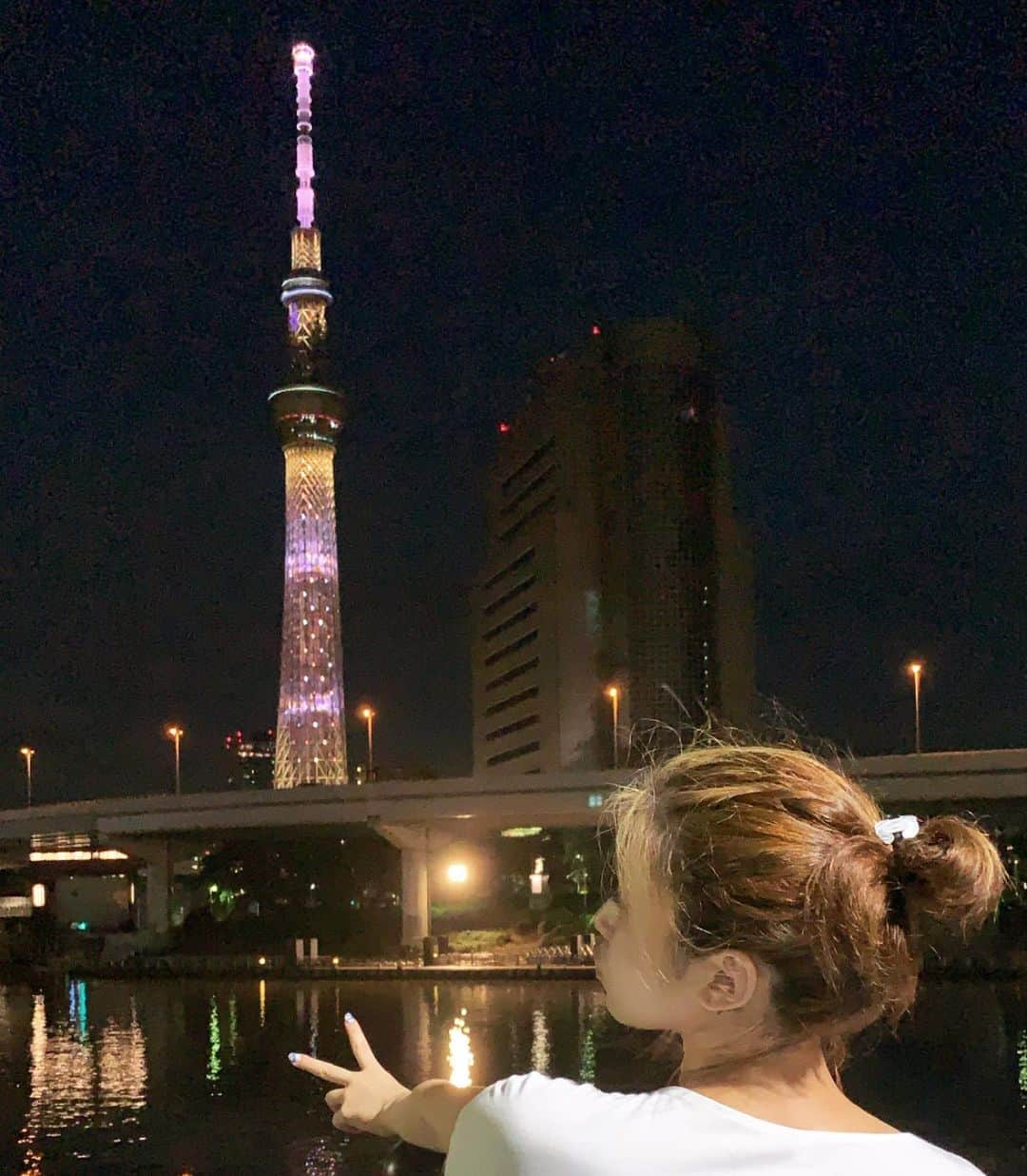 Yuriyaさんのインスタグラム写真 - (YuriyaInstagram)「夜のドライブが好きで 海いったり 川行ったりして 散歩したり ボーッとしたり めちゃ話したりしながら 潮と月のパワーいただくんだぁ🌕🍡 今年はなんだか不思議な年だね みんながみんなどんな人でも幸せになりますように」7月27日 7時51分 - yuriya_michelle