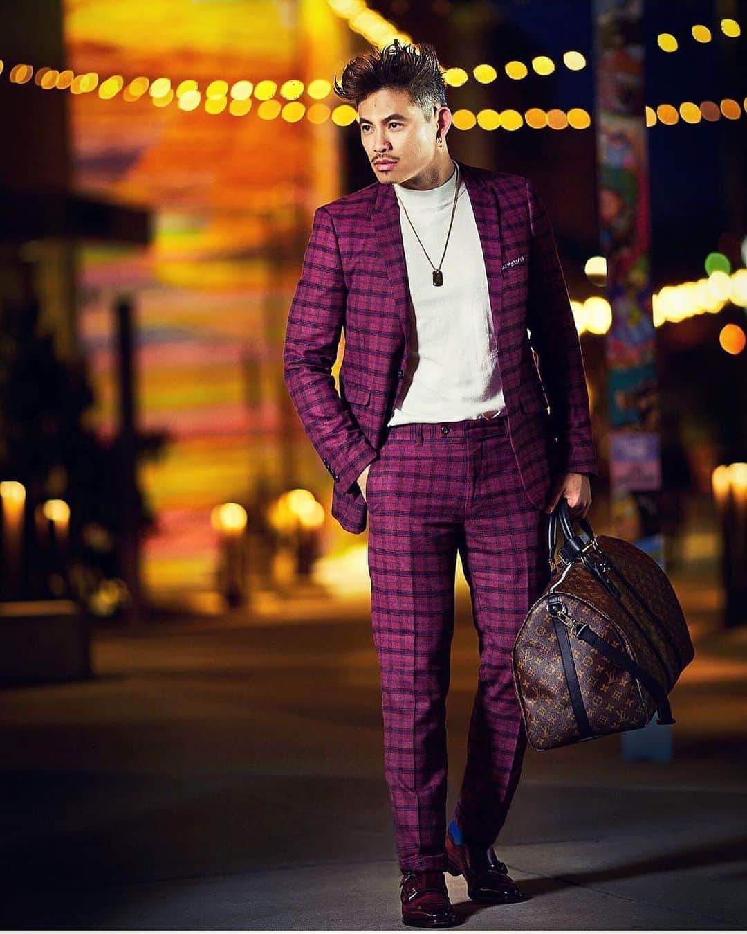 STYLE4GUYSのインスタグラム：「Love the Fit & Tones with 🍇vibrant colors of this outfit by @StylebyTommy 💥 #StylebyTommy. Check out his Latest Trends @StylebyTommy 💫 / Hairstyles @byTommyStyle ✂️. Be sure Follow & Tag us on your photos @Style4Guys / @MenStreetPost ! For your chance to be feature HERE!」