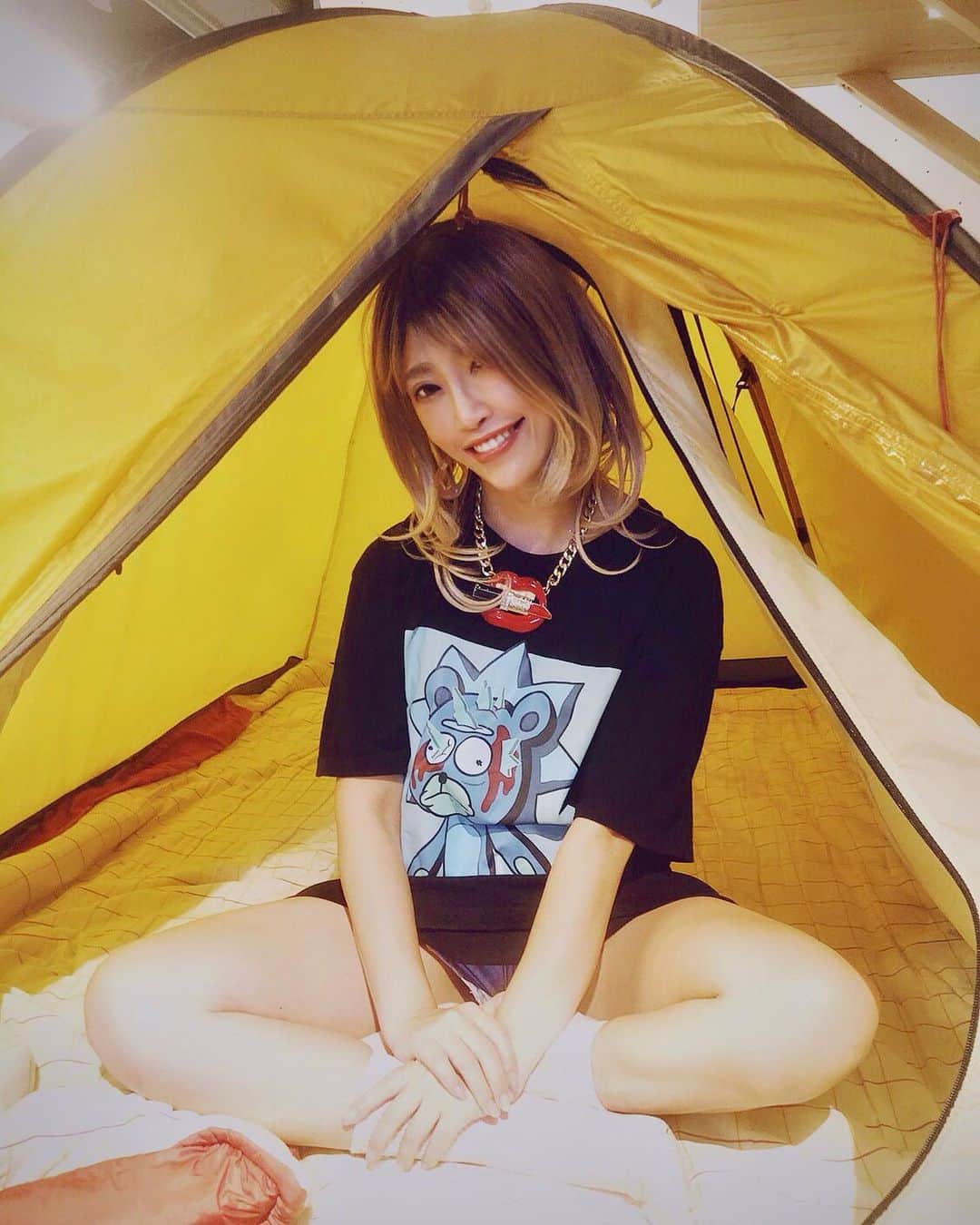 DJ YURINAさんのインスタグラム写真 - (DJ YURINAInstagram)「気分だけっ⛺️ I looking for my summer🌴 . 4連休ない4連休明け😂 . . . 【今週スケジュール】 ‪29(wed)voyager shibuya ‬ ‪31(fri)classic tokyo ueno‬ ‪1(sat)laurel tokyo shibuya‬  ‪スケジュールちえっくしてね💓‬ ‪みんなにお会い出来るの楽しみにしてます〜😍😍😍‬  . #キャンプごっこ #キャンプ #アウトドア　#outdoor #dj #djyurina #Camp #summer #beach #sea  #夏　#4連休 #youtube #youtuber #tiktok」7月27日 8時30分 - dj_yurina_tokyo