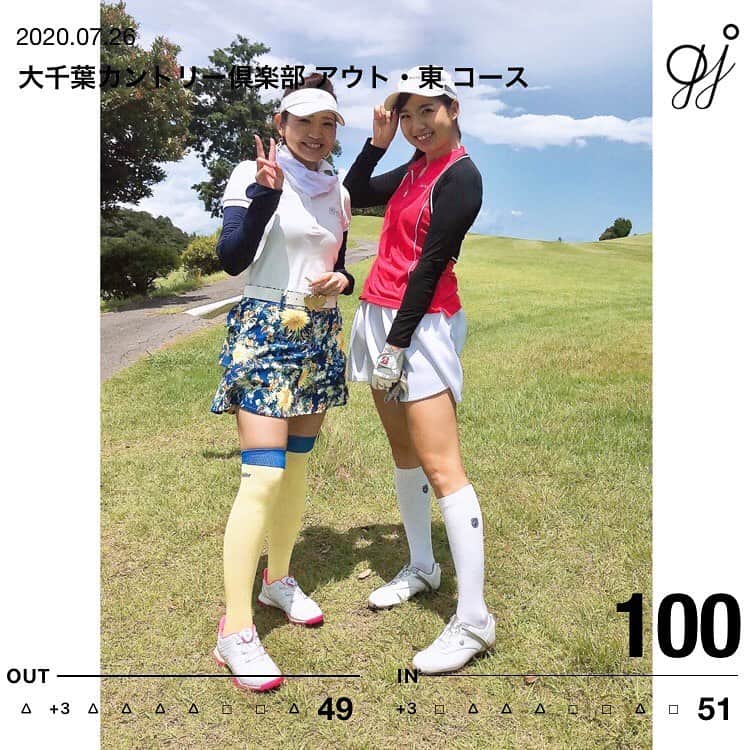 のインスタグラム：「昨日は大千葉cc🔴5700yd⛳️. 鶴舞IC降りて1kmという近さにゴルフ場があったなんて始めて知りました💡 . 平で優しいコースを期待していたら長いは狭いはほぼ登りでトリッキーでした🙉笑. 更に、スタート直前まで土砂降りだったせいでコースが水分でグニグニ笑 . グリーンのディポットが全英オープンみたいになって直すの大変でした🙌笑 . 1番苦戦したのはグリーン回り、 カラーがラフの様に草が生い茂っていていつも通りアプローチしても跳ねなくて寄ってくれない🙀笑笑 そのせいでロングパットになることが多く、これもまたタッチが合わず41パットという恐ろしいことに🙈笑 . ショットは最近の練習のお陰で結構良くて、久しぶりに100〜130ydでアイアンが上手く打てました😭✨ . ずっと笑って笑われての楽しいゴルフでした🙌 . . #そろそろ短くて優しいコースで周らせて下さい #真夏の灼熱ゴルフ #4パット2回やったのは全部熱さのせいにさせて #上手くなりたい  #女子ゴルフ  #ゴルフ女子  #ゴルフ男子  #ゴルフ愛  #ゴルフバカ  #ゴルファー　 #golfrange  #golflife  #golfer  #golf  #골프  #กอล์ฟ  #golfstagram  #instagolf」