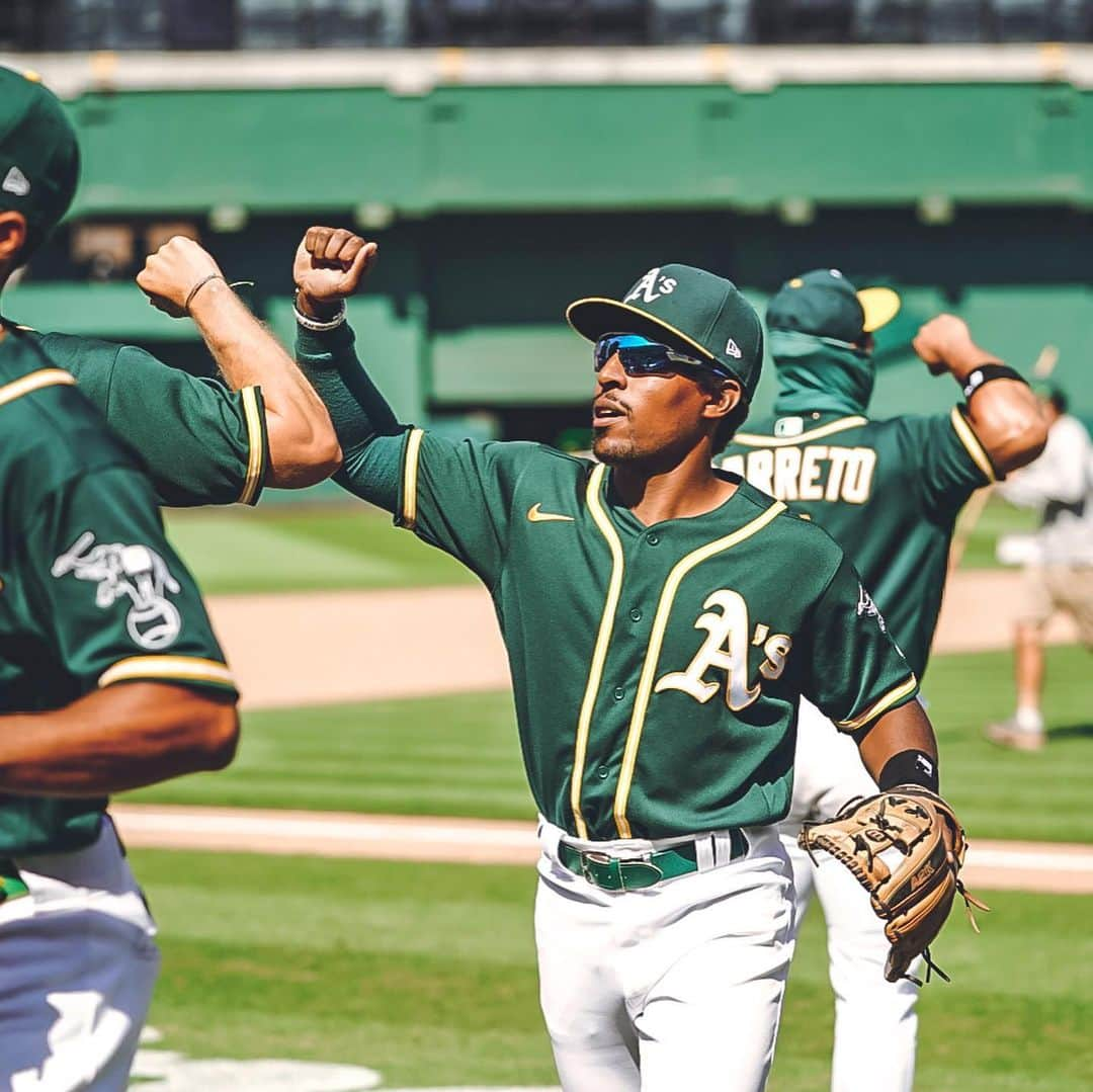 オークランド・アスレチックスさんのインスタグラム写真 - (オークランド・アスレチックスInstagram)「Oakland Athletics 6, Los Angeles Mike Trouts 4. #DoItForTheCheers」7月27日 8時42分 - athletics