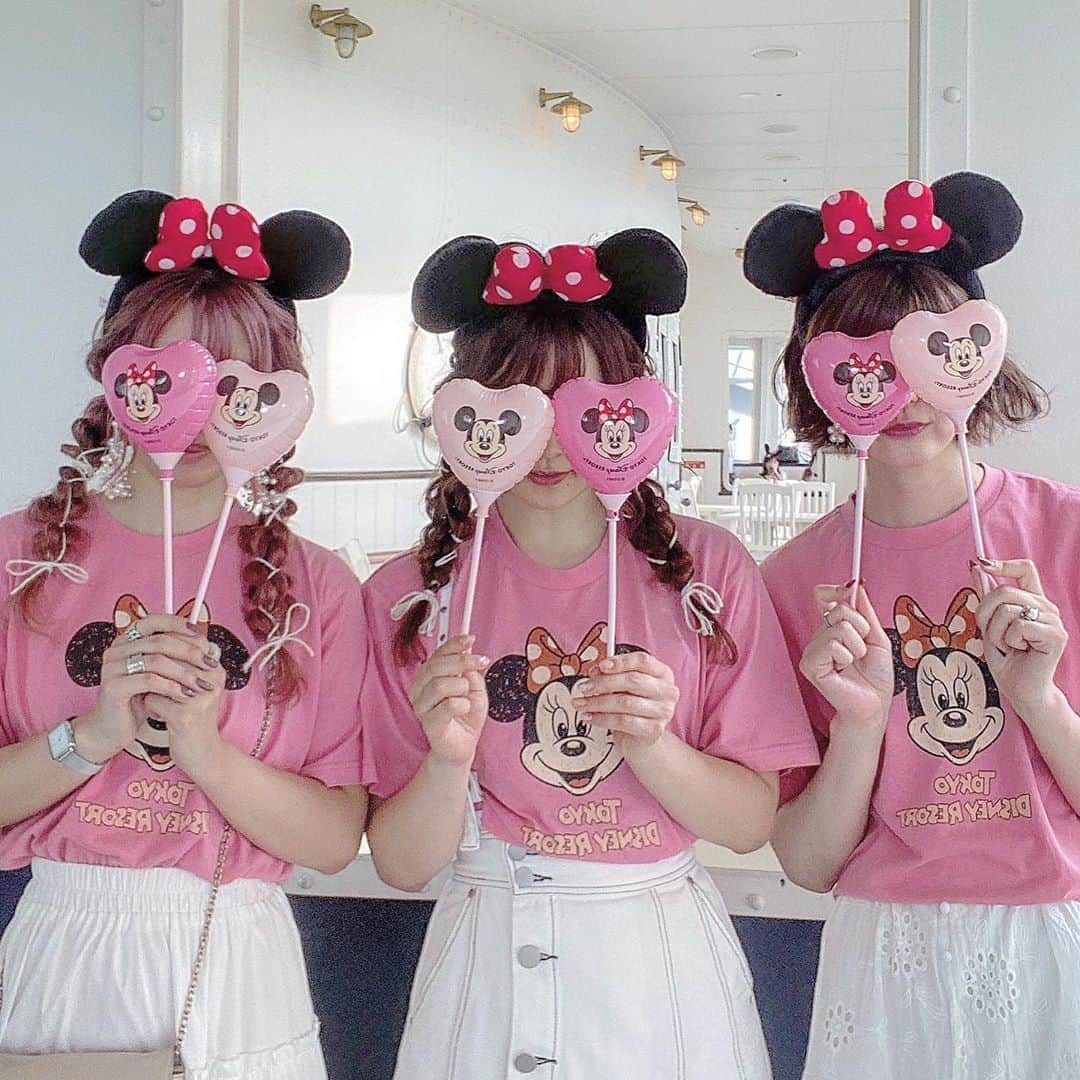 たんりいさんのインスタグラム写真 - (たんりいInstagram)「. . PINK PINK PINK 💖💖💖 . . 幸せな良き日でした🐭♡ みーずんちけっとありがと〜！！！ . .  #tokyodisneysea #tds #ssclumbia #accommode #アコモデ #penseeruco #fashion #東京ディズニーシー #ディズニーシー #ssコロンビア号 #双子コーデ #ミニーコーデ #ミニーバウンド」7月26日 23時55分 - tanrii97