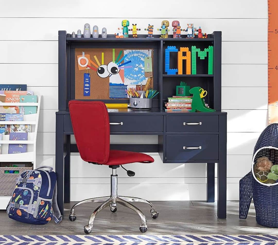 HGTVさんのインスタグラム写真 - (HGTVInstagram)「Whether you're gearing up for distance learning or simply need a dedicated place for your kids to do homework, having a functional and comfortable work surface is key to a successful school year. 💻 🎒📚⁠ ⁠ Head to the link in our bio to shop our favorite desks, chairs and portable desks.⁠ ⁠  #onlinelearning #homeoffice #workspace」7月27日 0時15分 - hgtv