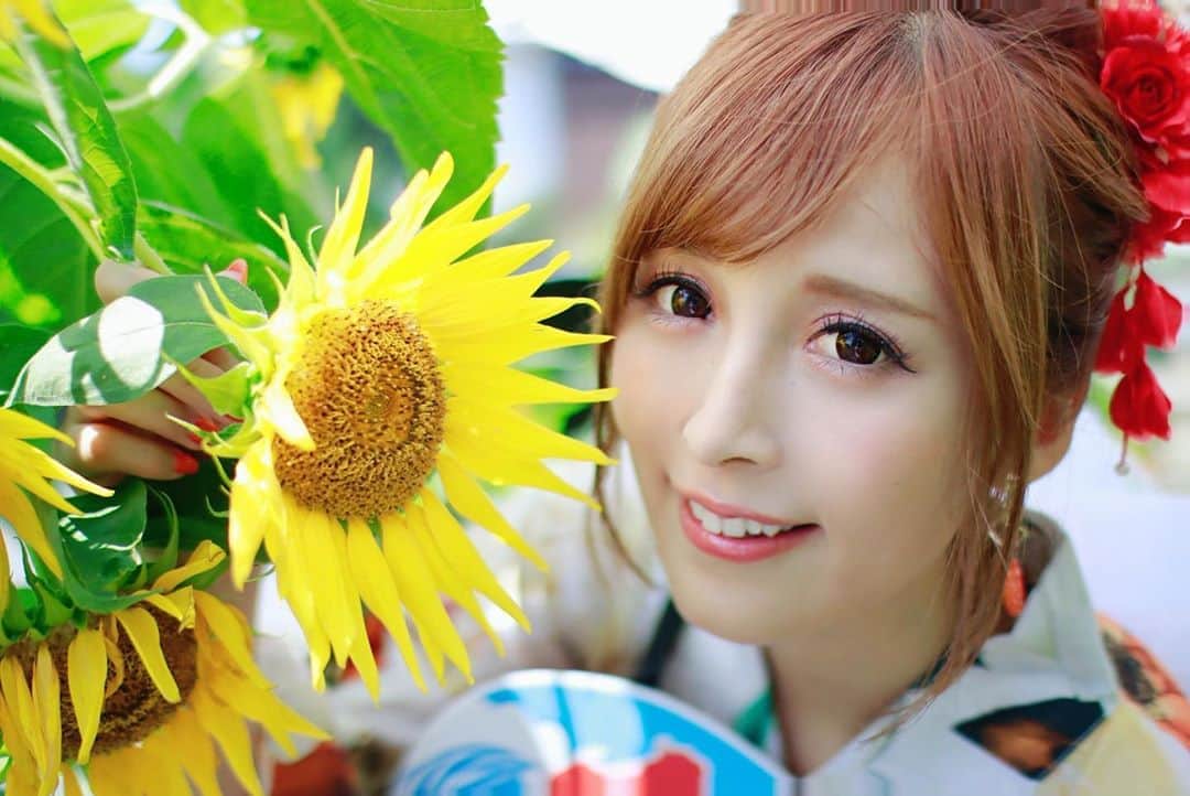 葵井えりかのインスタグラム：「向日葵見つけました🌻🌻🌻 #portrait#撮影会#向日葵 #浴衣 #和装ヘア#instagood#japaneseculture #fm」