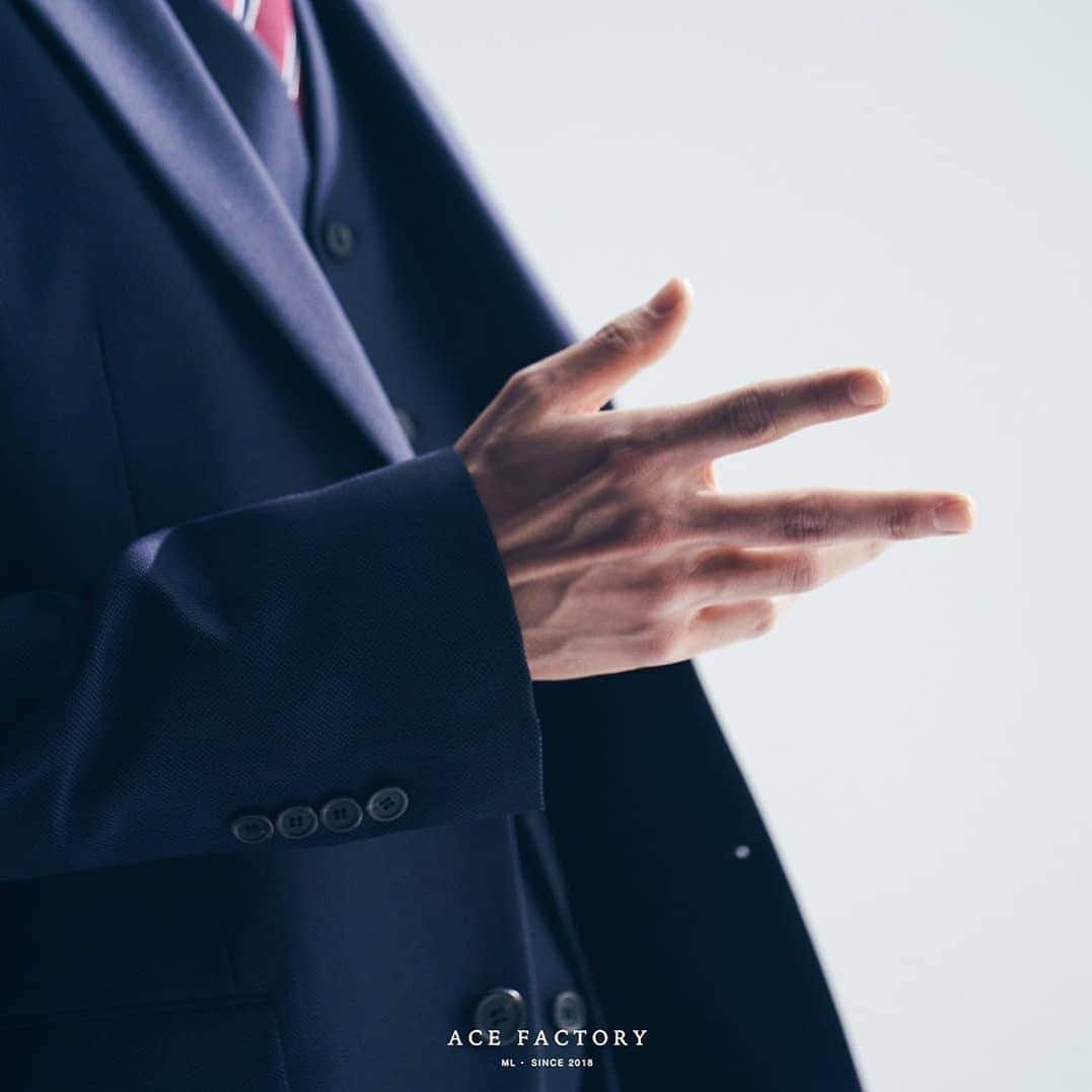 イ・ジュニョクさんのインスタグラム写真 - (イ・ジュニョクInstagram)「Reposted from @acefactory.official ⠀ ⠀ [ACE FACTORY NAVER POST] 최근 인격 변했다는 배우👏 ⠀ 📮 http://naver.me/xzTAHQXA ⠀ tvN '비밀의 숲2' 8월15일 토요일 첫방송📺 ⠀ ⠀ ⠀ ⠀ ⠀ ⠀ ⠀ #이준혁 #Leejunhyuk #서동재 #검사 #tvN #비밀의숲 #비밀의숲2 #비숲2 #에이스팩토리 #acefactory #ACECUT📸 - #regrann」7月27日 0時42分 - leejunhyukfanpage