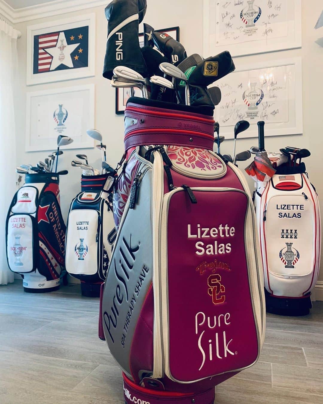 リセット・サラスのインスタグラム：「#TeamSalas🖤  #FightOn ❤️✌🏽💛 @puresilkshave 💞」