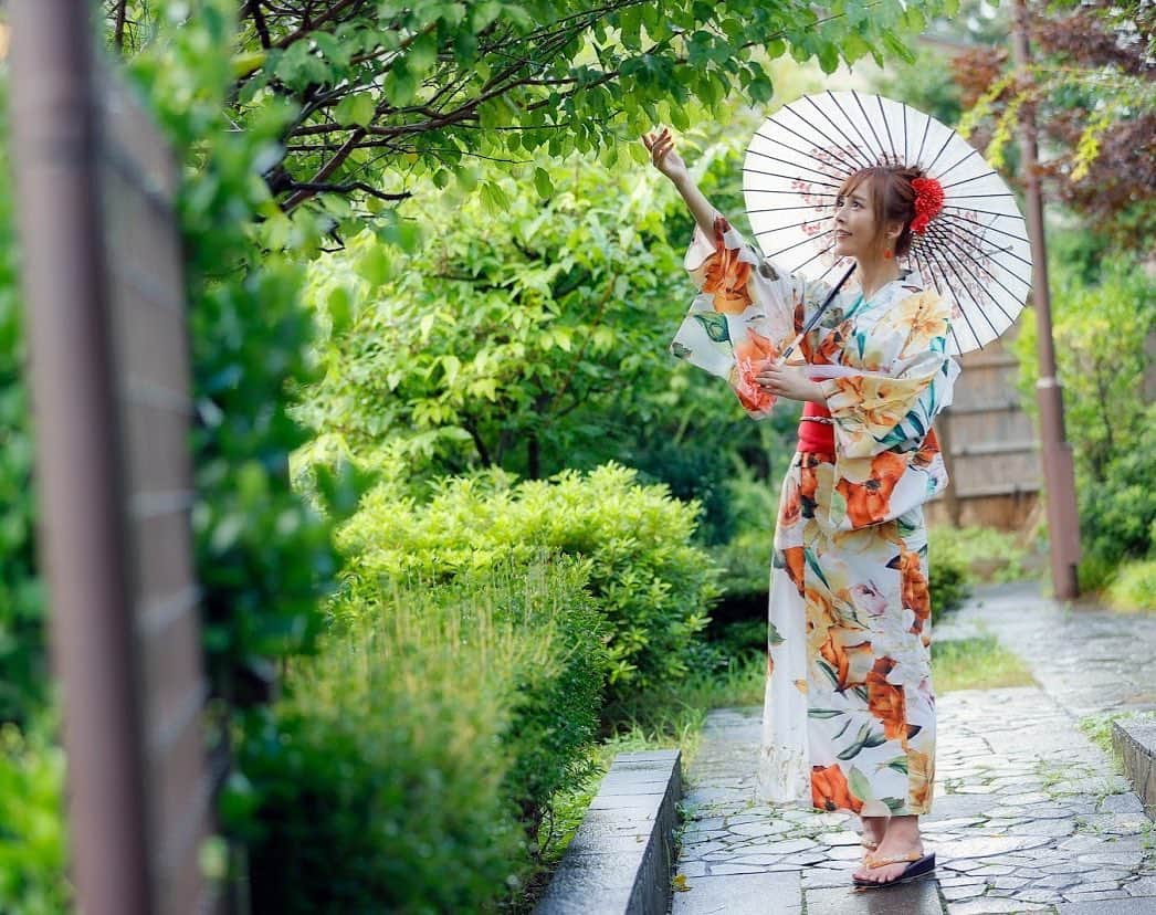 葵井えりかのインスタグラム：「全身👘 #portrait#浴衣#和装#今年の浴衣#和装ヘア#japan #japanesegirl」