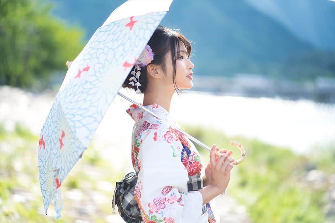 山本ゆうかのインスタグラム：「﻿ ﻿ ﻿ ﻿ ﻿ ﻿ ﻿ 見惚れているかのような﻿ ﻿ ﻿ ﻿ 恋するような﻿ ﻿ ﻿ ﻿ そんな顔が ﻿ ﻿ ﻿ ﻿  嫌 い だ﻿ ﻿ ﻿ ﻿ ﻿ ﻿ ﻿」