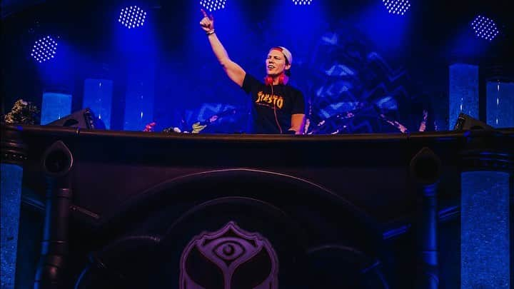 ティエストさんのインスタグラム写真 - (ティエストInstagram)「2020 ➡️ 2017! Same stage, so many memories @tomorrowland」7月27日 0時56分 - tiesto