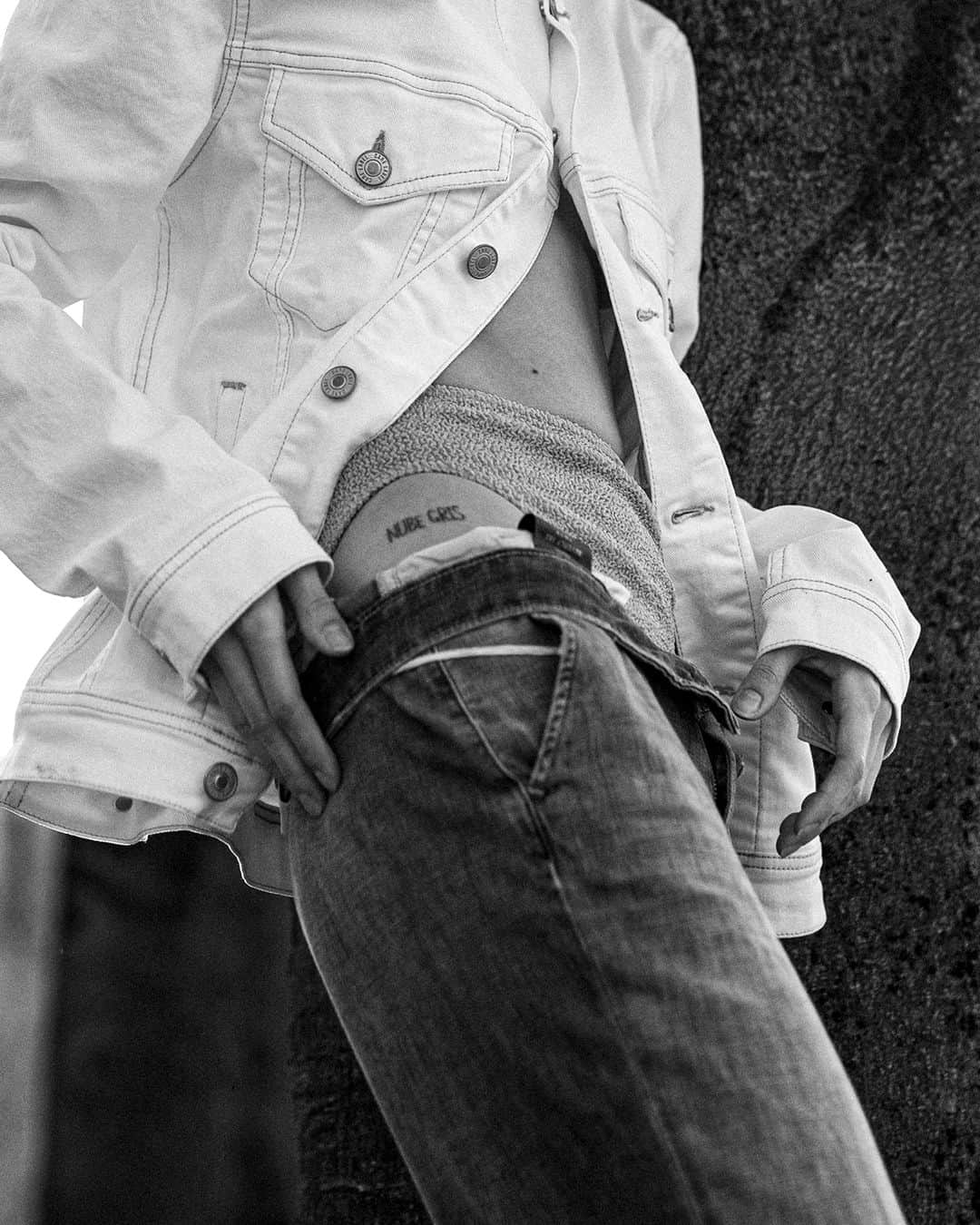 ケアレーベルのインスタグラム：「Breathing denim!⁣ ⁣ #carelabel #denimlovers #denimstory #denimaddiction」