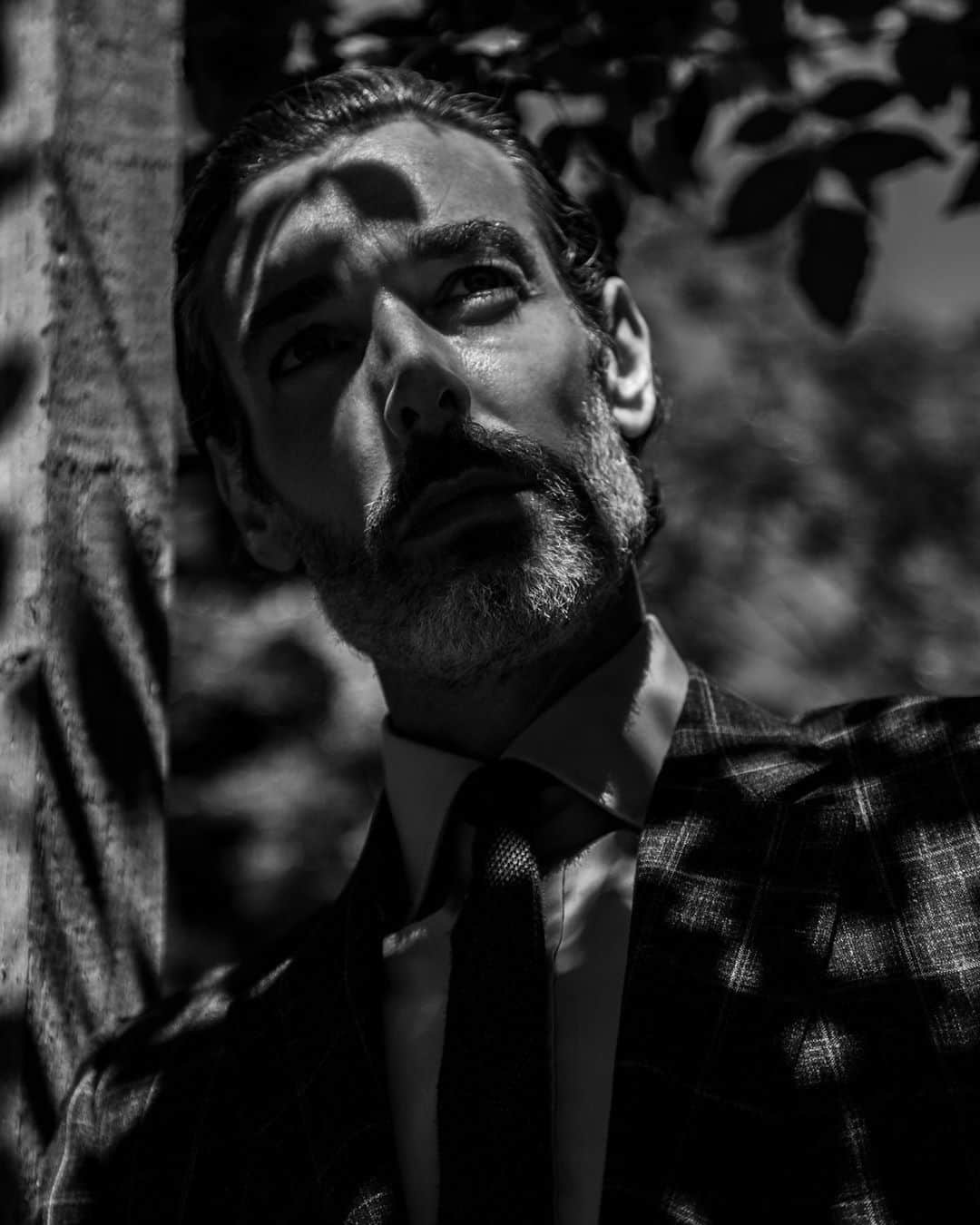 カナーリのインスタグラム：「Richard Biedul embodies the classic Italian tailoring that characterized the suits from the #CanaliSS20 collection. #SummerMemories #Canali1934 #menswear #menstyle #suit」